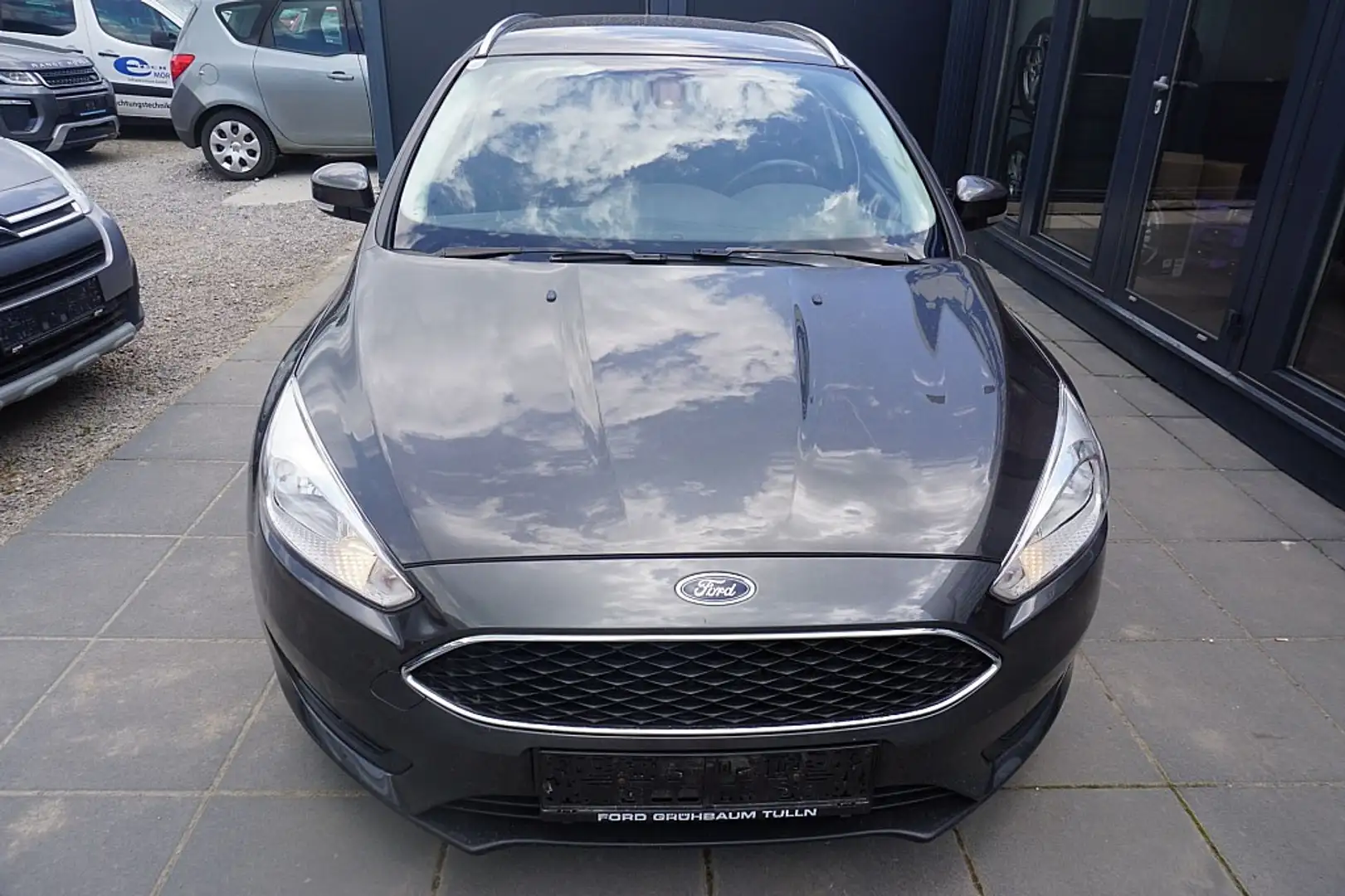 Ford Focus Traveller 1,0 EcoBoost Trend Grau - 1