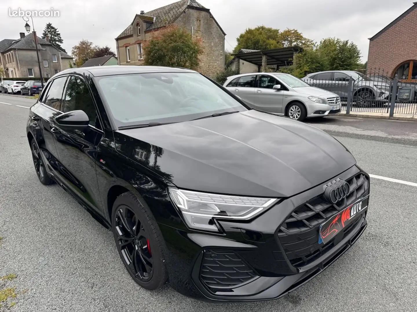 Audi A3 45tfsi e 272 10 kms garantie 5 ans pano sonos matrix affichage tête haute alcantara hayon siège électrique Noir - 1