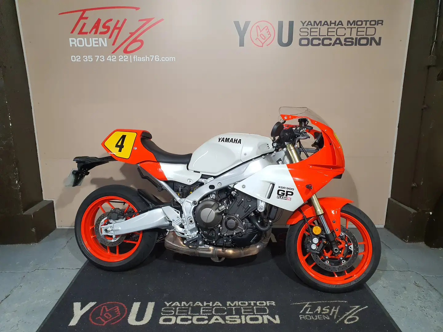 Yamaha XSR 900 Blanc - 1