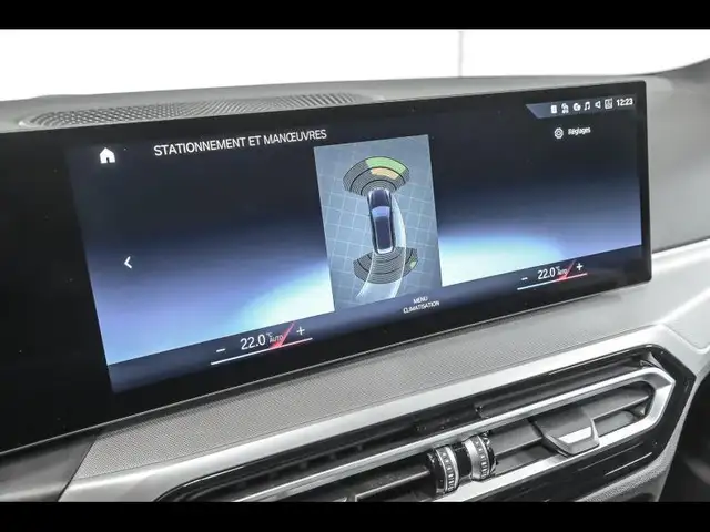 BMW 3 Series view 14