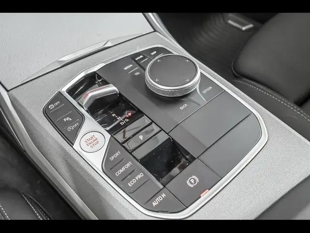 BMW 3 Series view 11