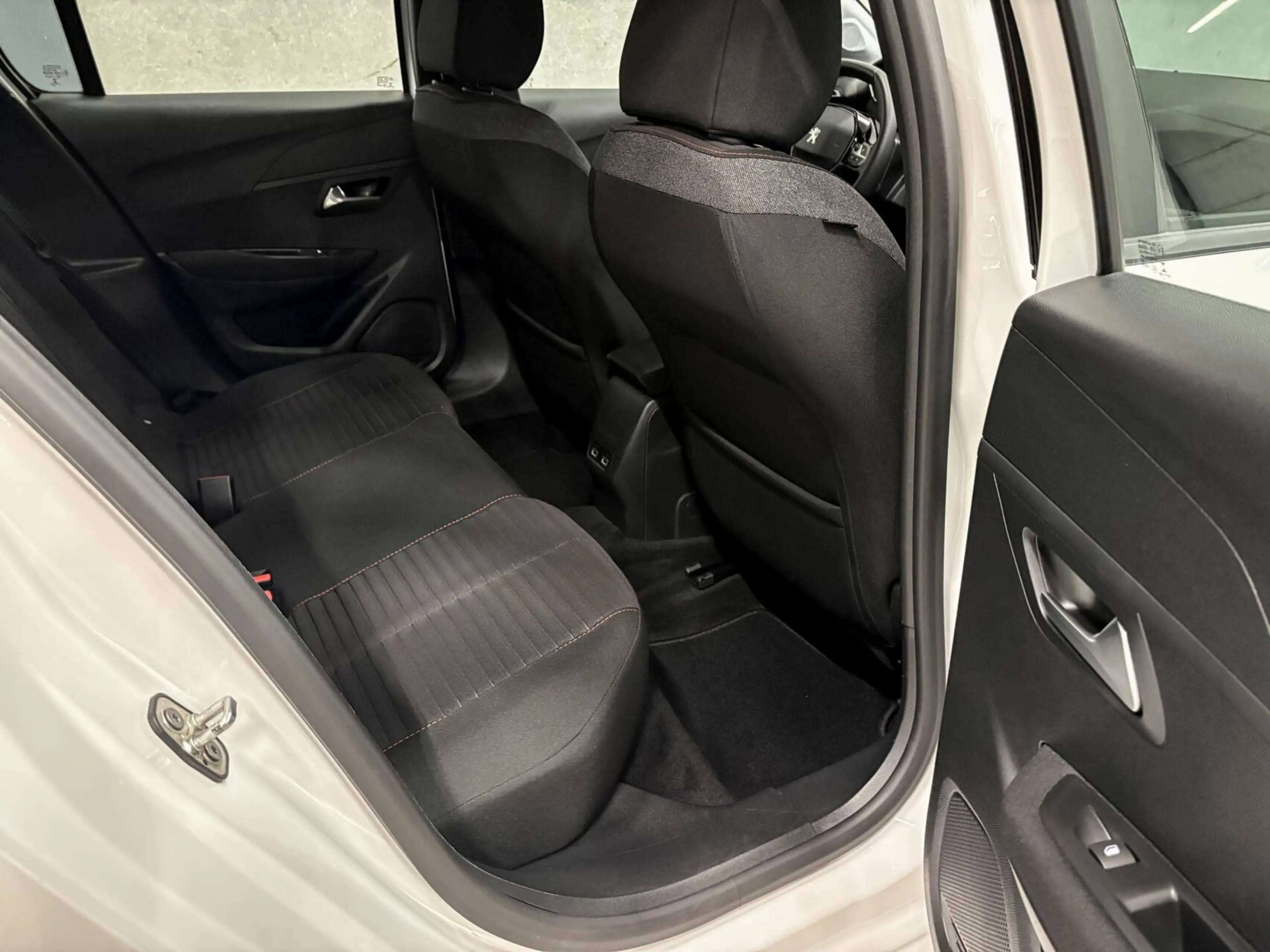 Peugeot e-208 EV Active Pack 50 kWh|1e EIGENAAR|92% SOH|CLIMATE| — photo 4