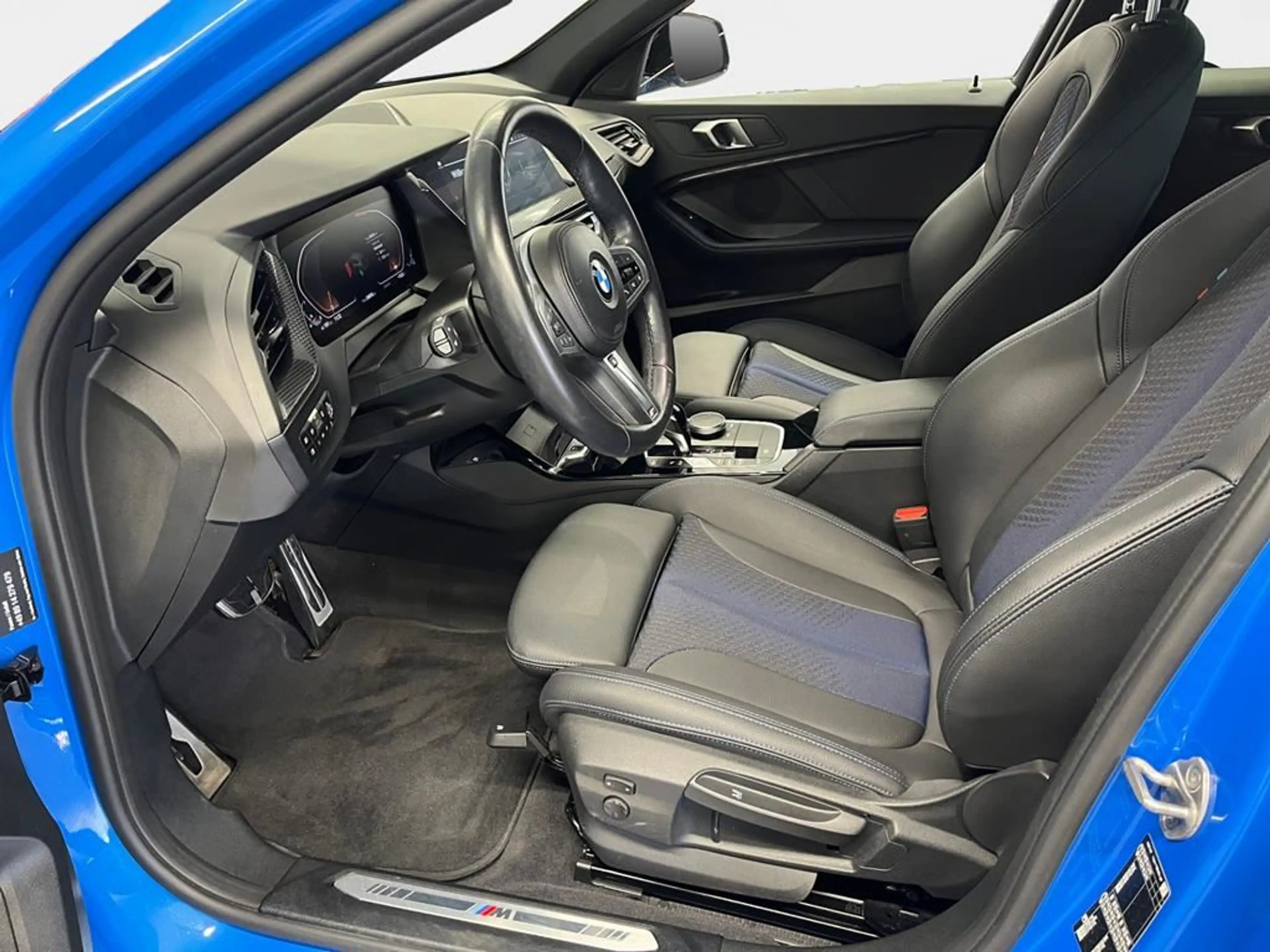 BMW 118 M Sport Pro — photo 11