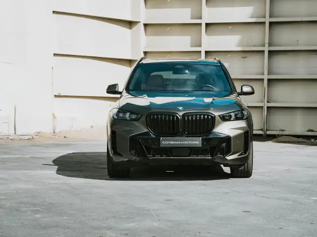 BMW X5 view 2