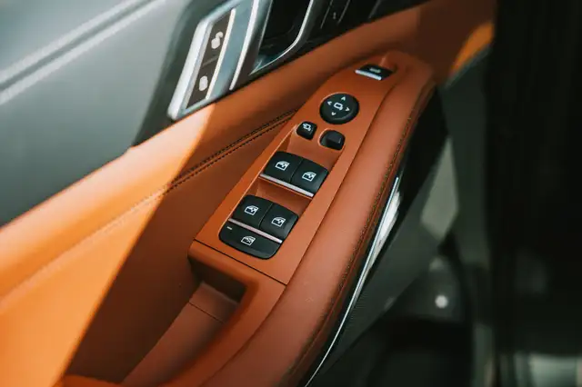 BMW X5 view 14