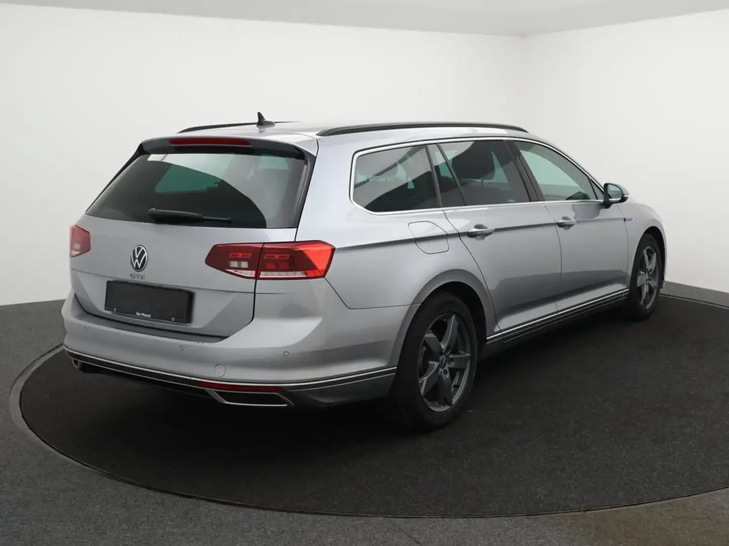 Volkswagen Passat Variant Passat GTE 1.4eHybrid PHEV 218PK *AUTOMAAT*NAVI*CRUISE*PDC*ZETELVERWARMING*... Grau - 2