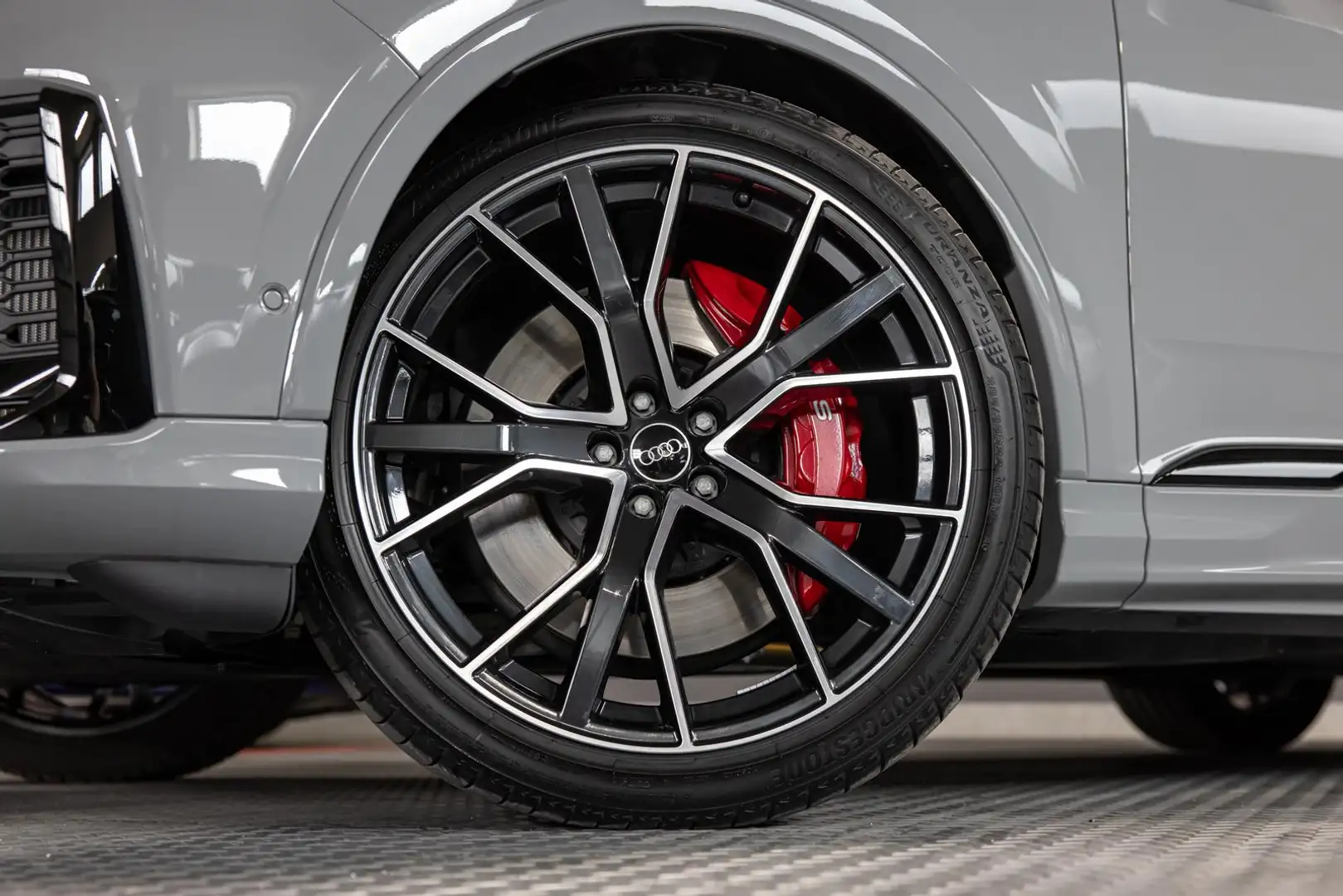 Audi SQ7 4.0 V8 TFSI competition quattro ABT POWER S Сірий - 2