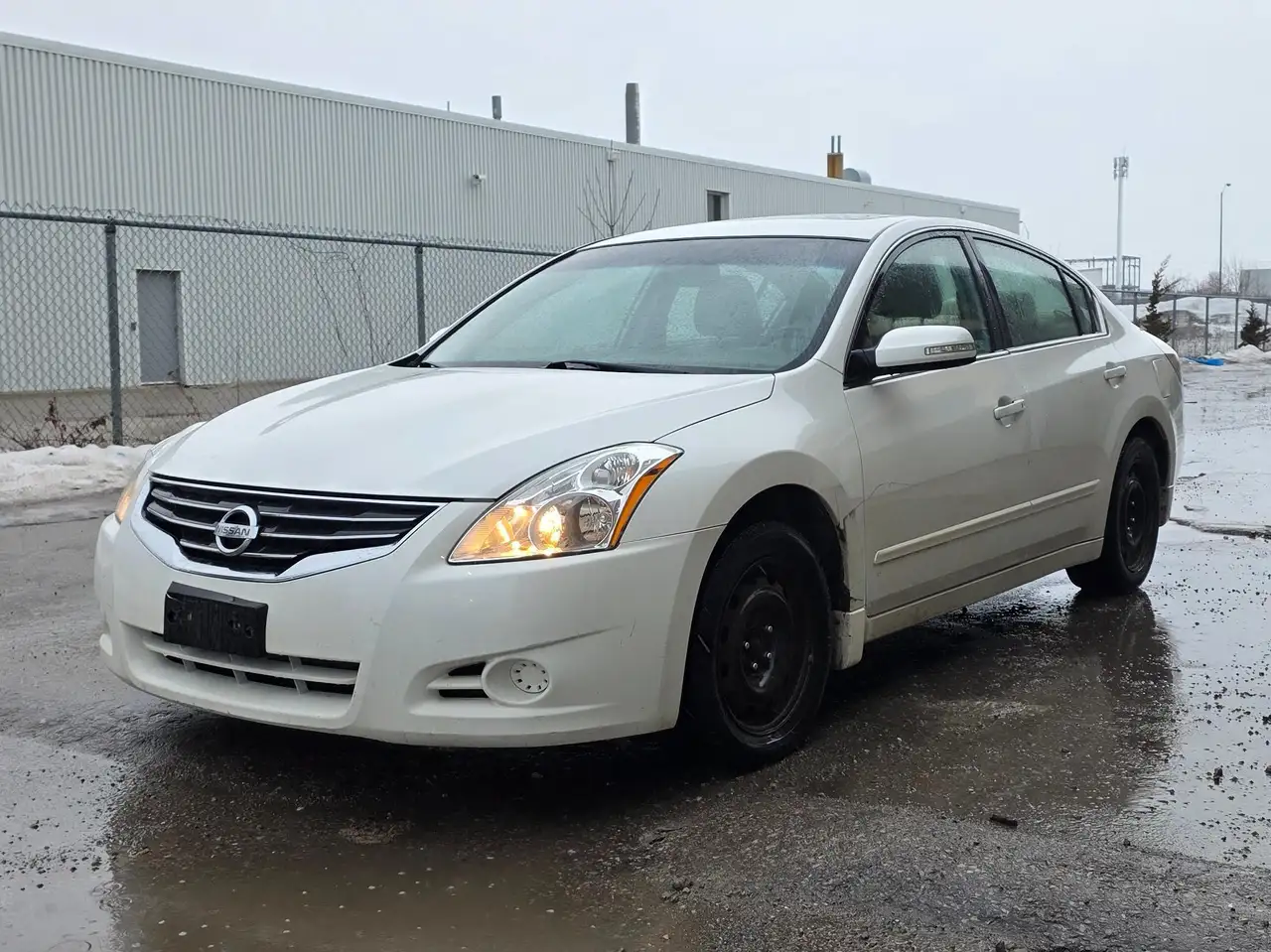 Nissan Altima снимка Nissan Altima