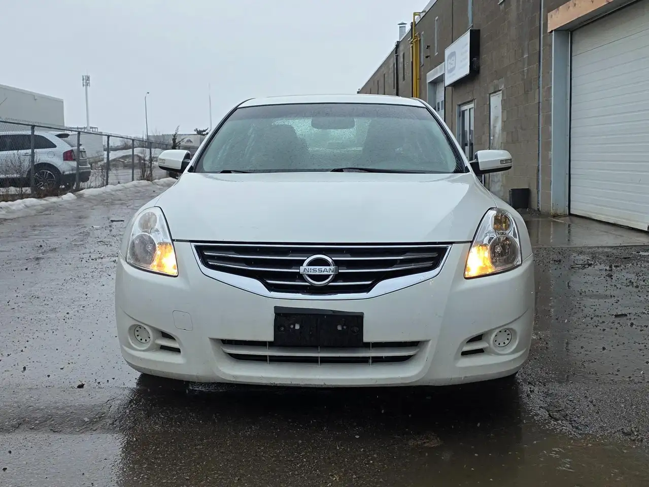Nissan Altima снимка Nissan Altima