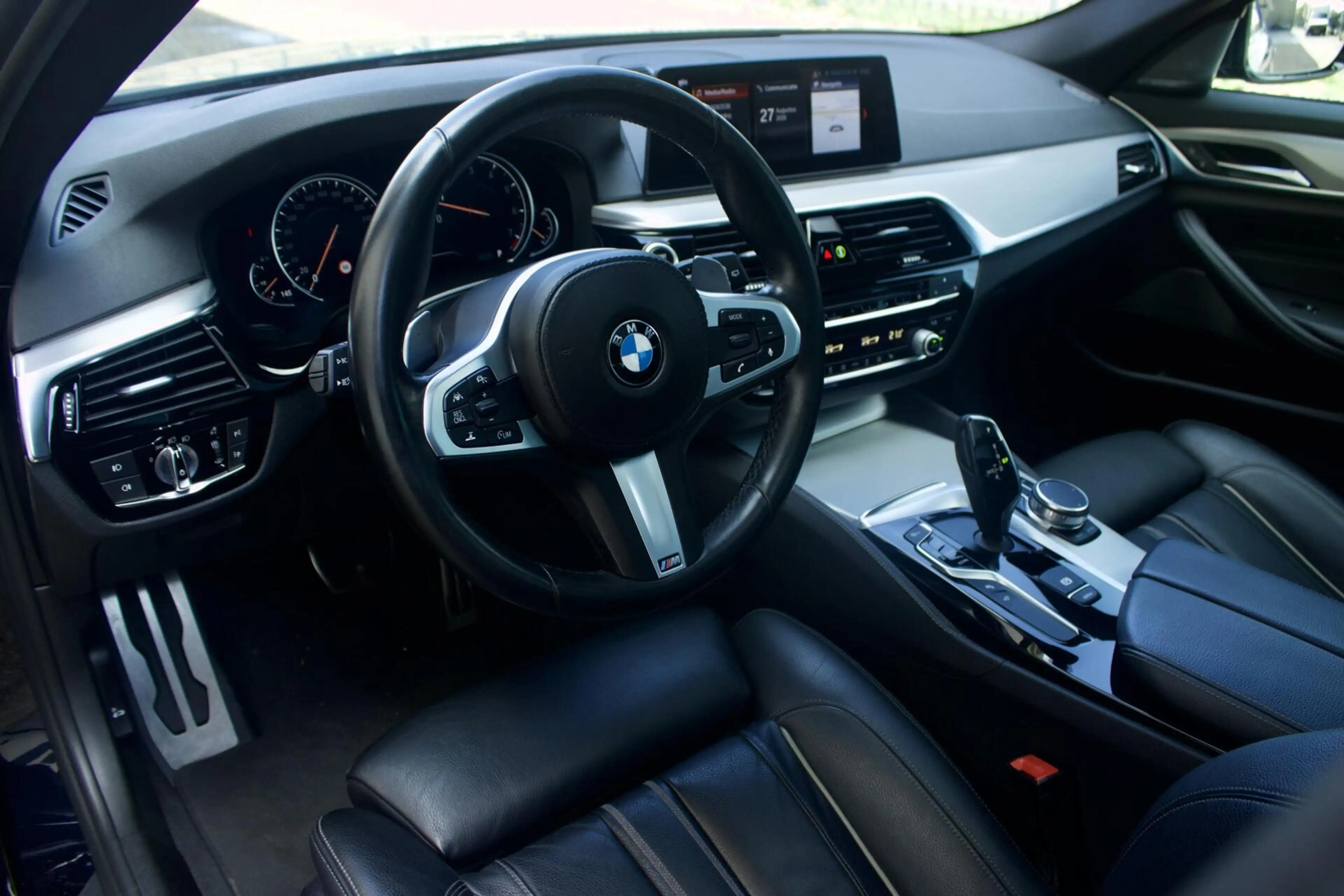 BMW 540 5-serie Touring 540i xDrive High Executive — photo 2