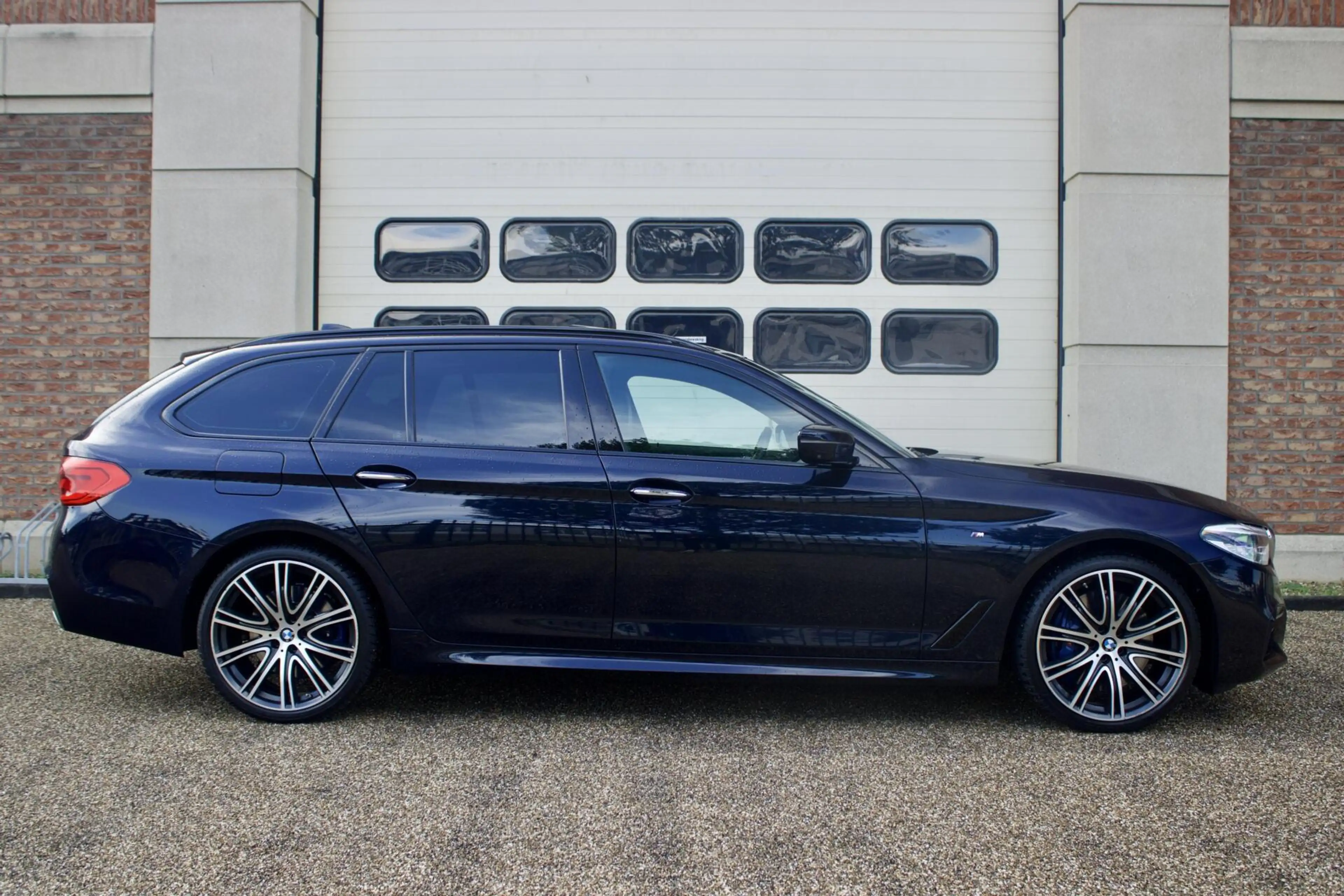 BMW 540 5-serie Touring 540i xDrive High Executive — photo 3