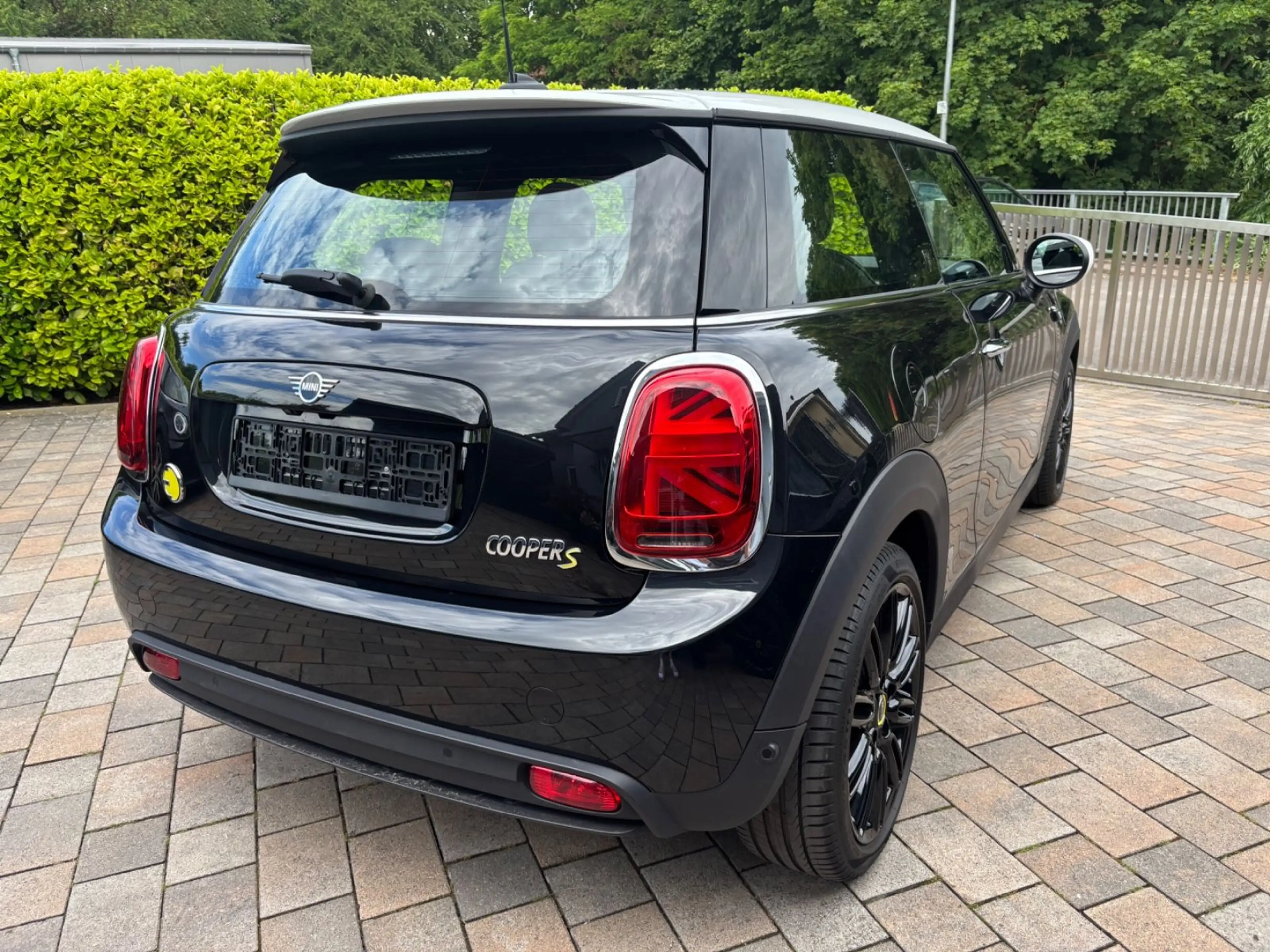 MINI Cooper SE Leder Pano HUD Navi LED KAM H/K 1.Hd — photo 6