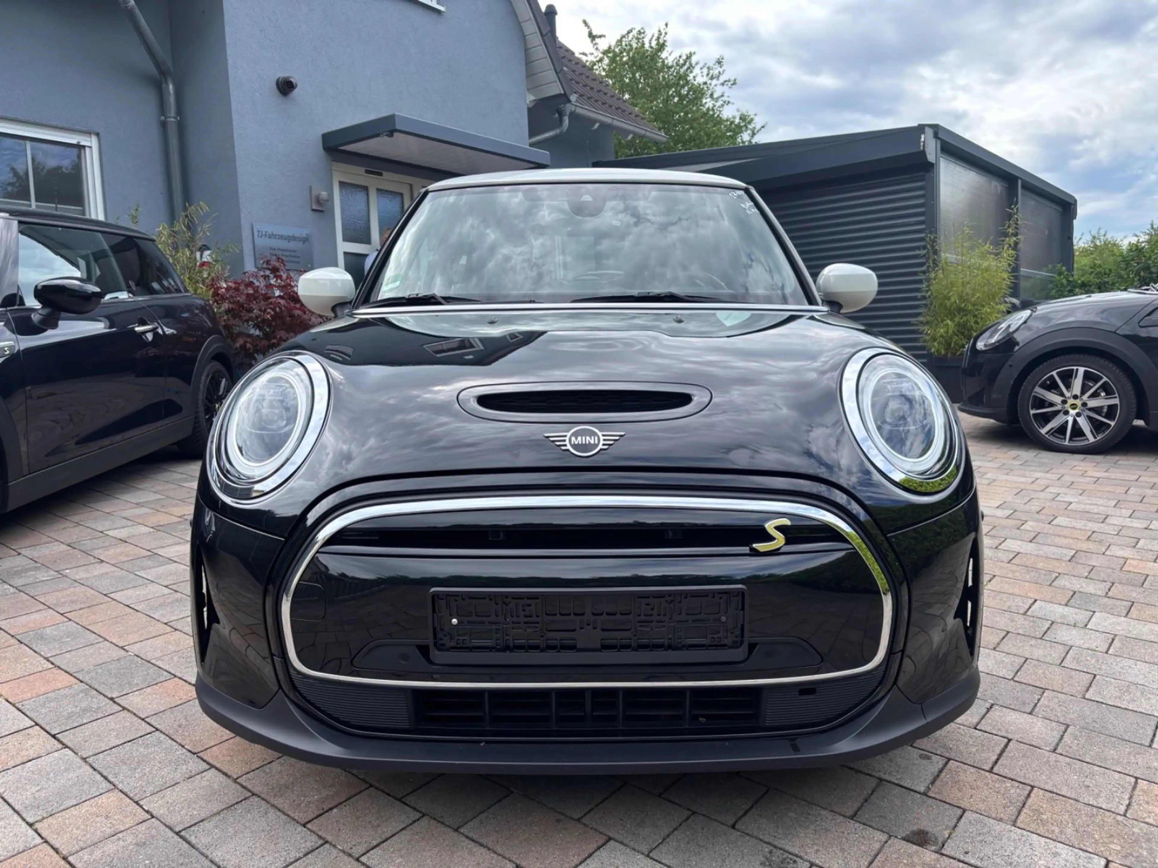 MINI Cooper SE Leder Pano HUD Navi LED KAM H/K 1.Hd — photo 2