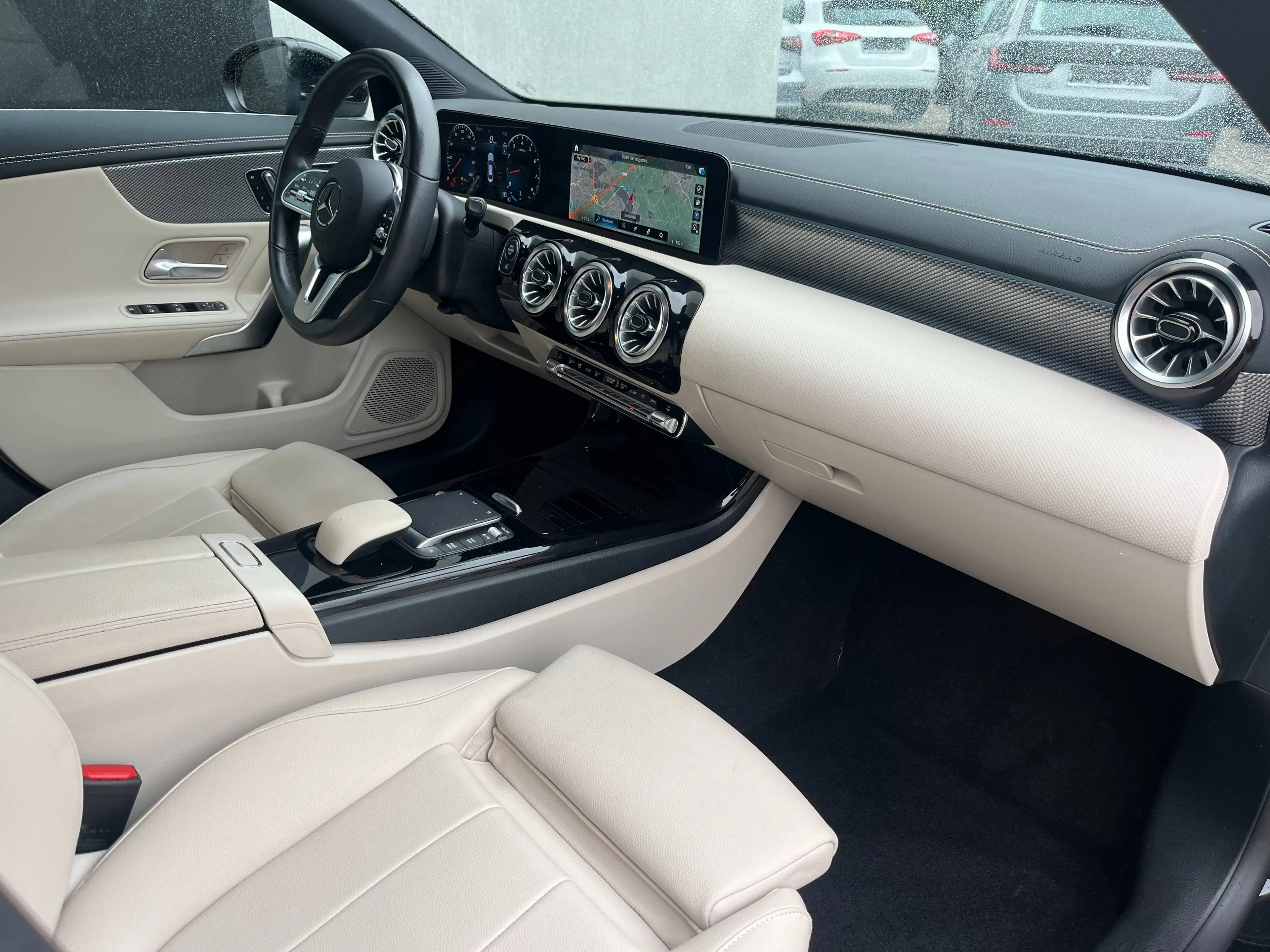 Mercedes-Benz CLA 180 CLA 180iA DCT Coupé Widescreen/Panodak/Sfeerverlichting/Sportzetels/Carplay — photo 11