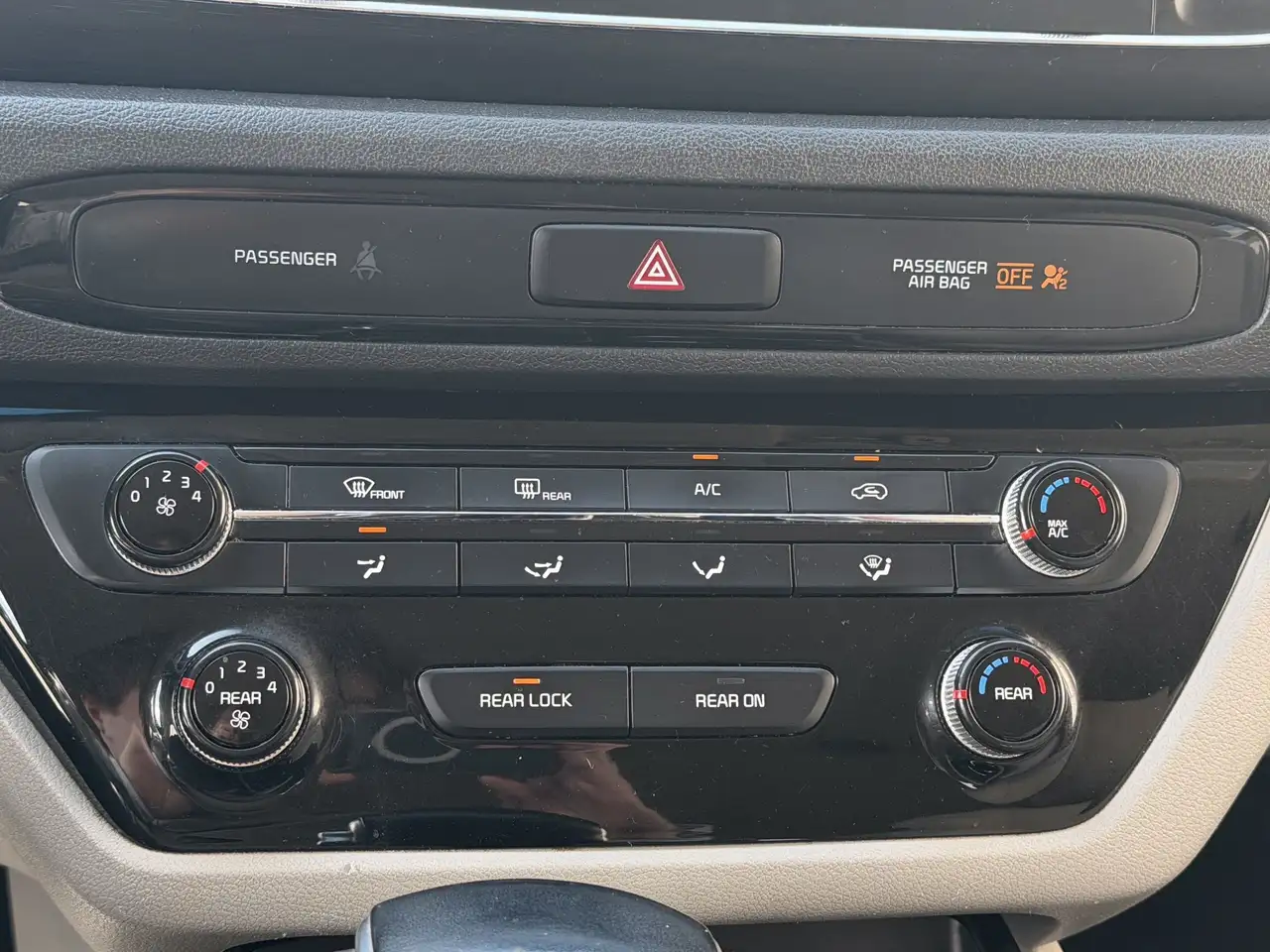 Kia Sedona снимка Kia Sedona
