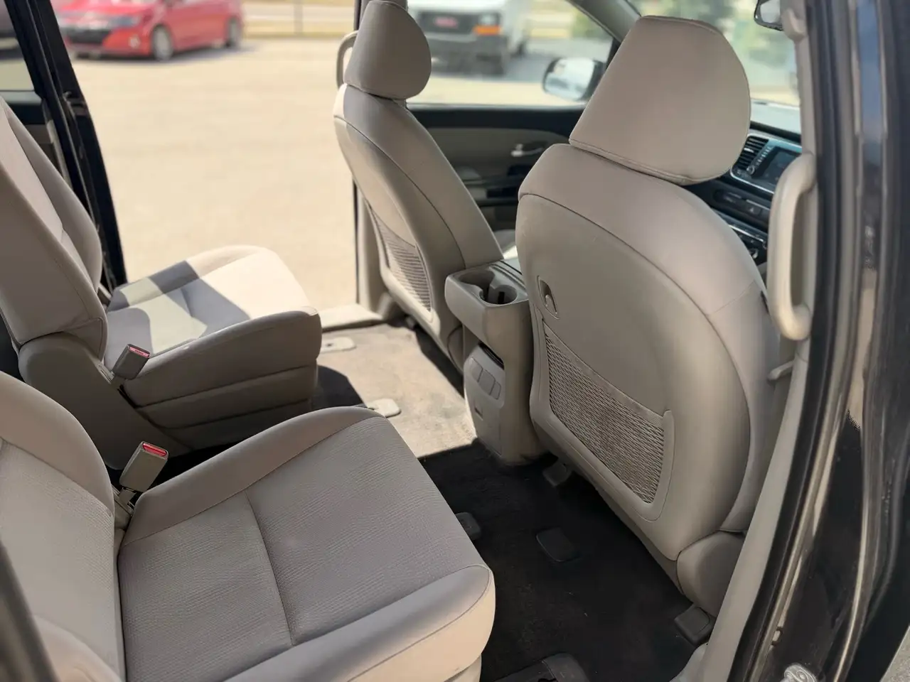 Kia Sedona снимка Kia Sedona