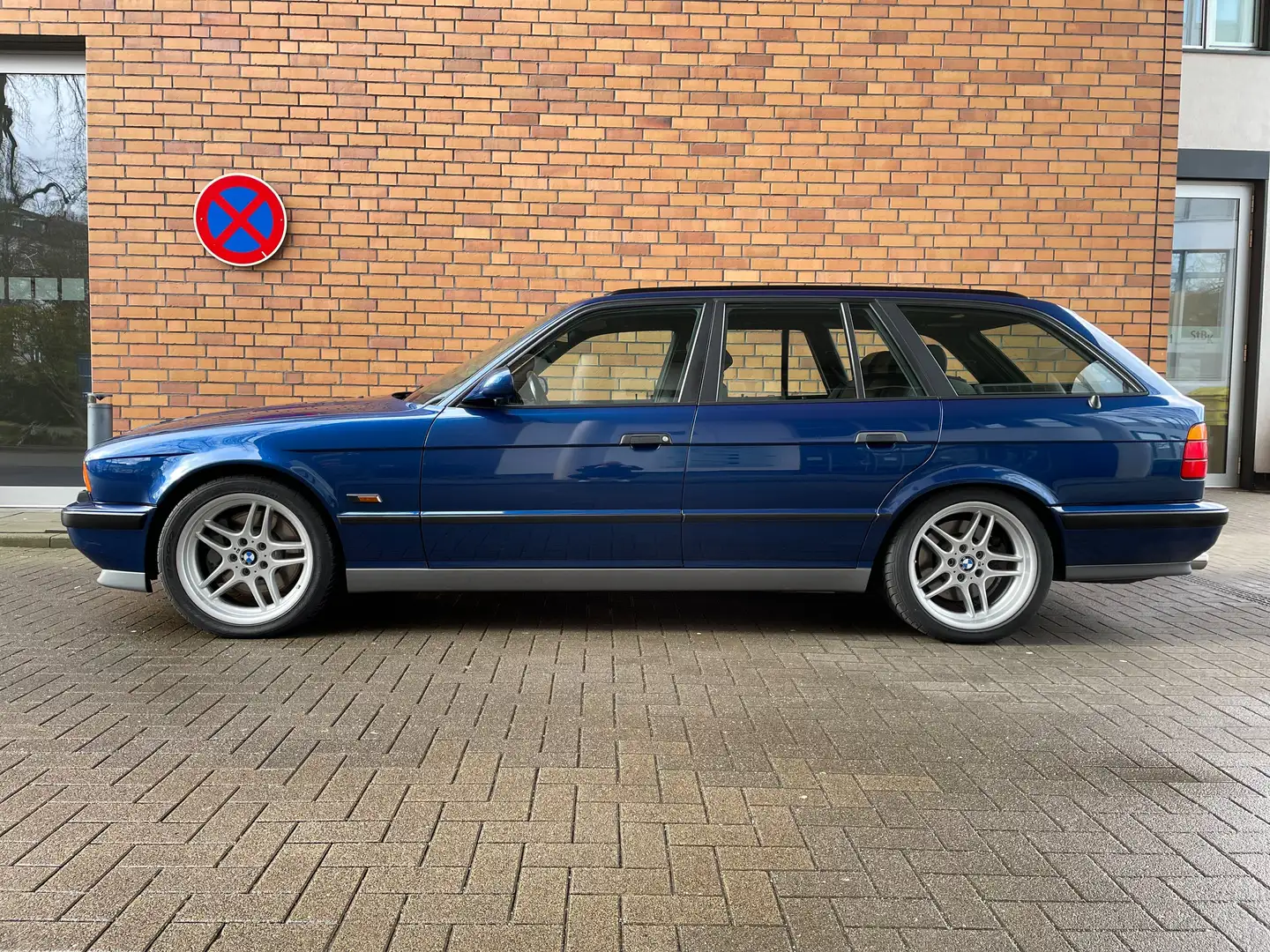 BMW M5 M5 touring plava - 1