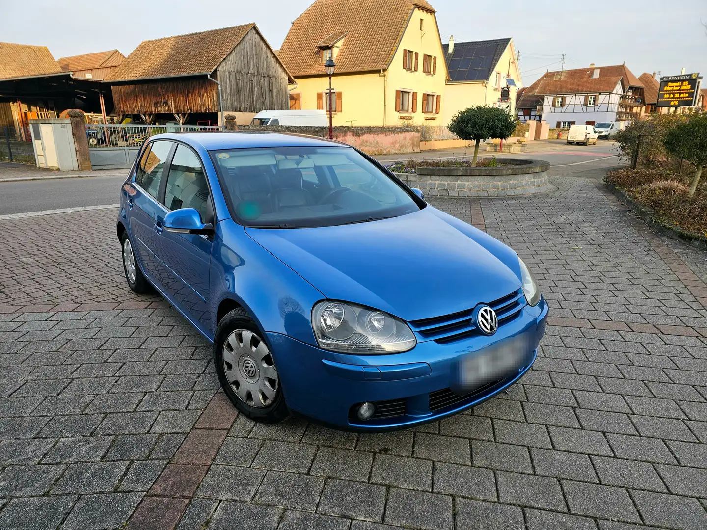 Volkswagen Golf Golf 1.6 16S FSI Carat Bleu - 1