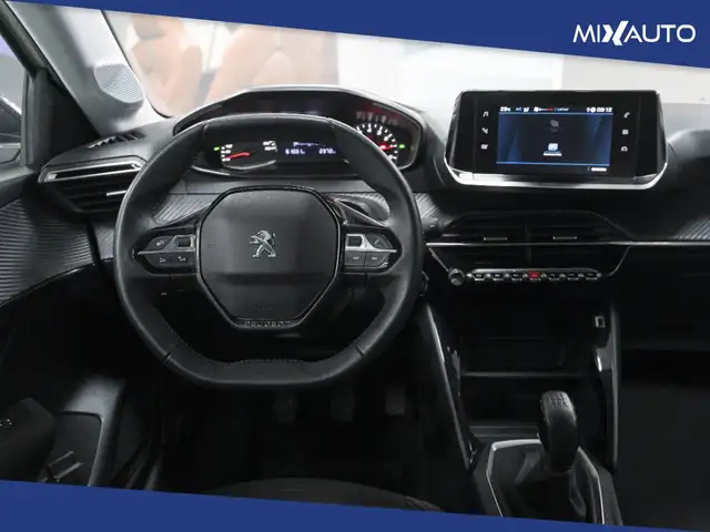 Peugeot 208 view 11