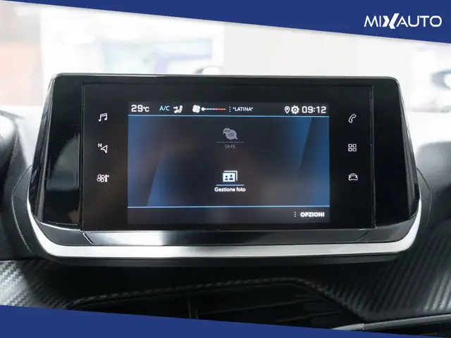 Peugeot 208 view 16