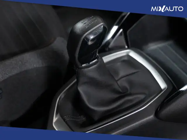 Peugeot 208 view 13