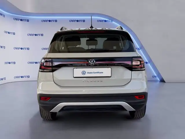 Volkswagen T-Cross view 5