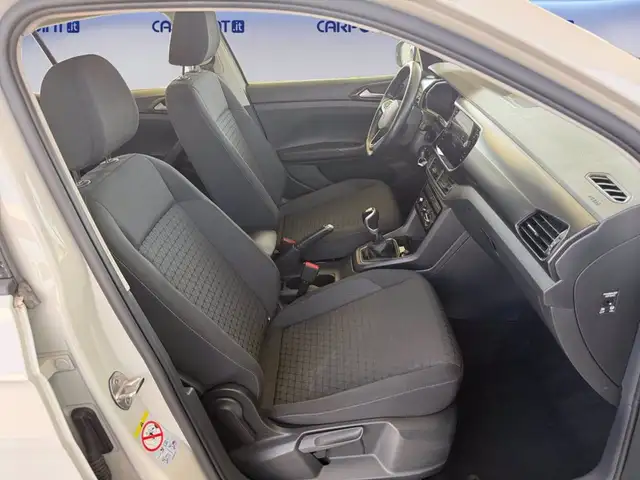 Volkswagen T-Cross view 16