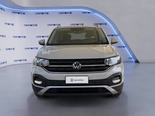 Volkswagen T-Cross view 9