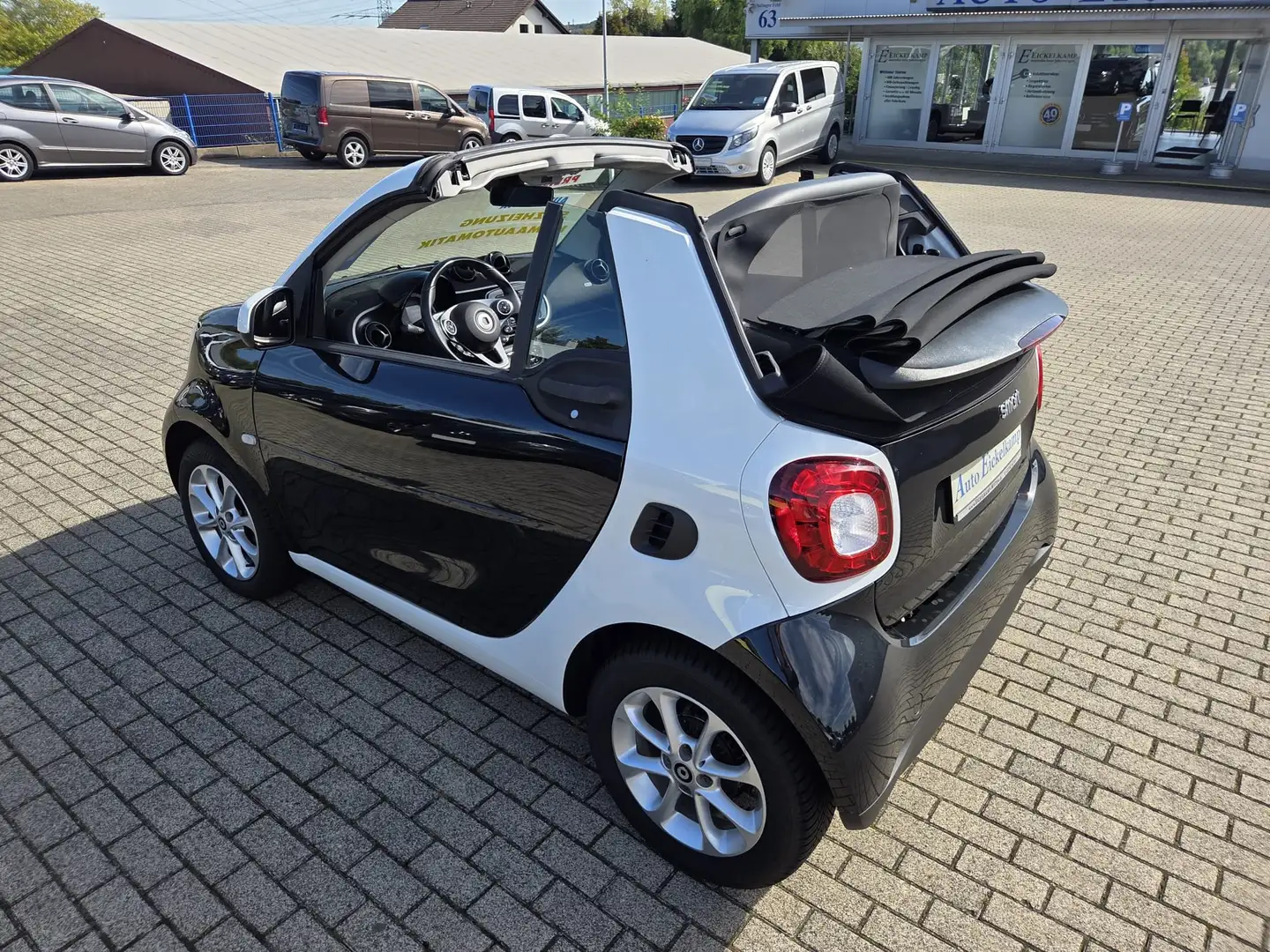 smart forTwo CABRIO AUTOMATIK PASSION SHZ KLIMAAUTOMATIK Schwarz - 2