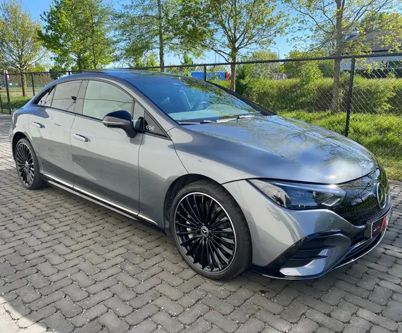 Mercedes-Benz EQE 300 AMG & NIGHT Airmatic/Hyperscreen/Distronic+/360°/Memory/PanoDak/20"/Augm.Reality/Keyless/Trekhaak/...