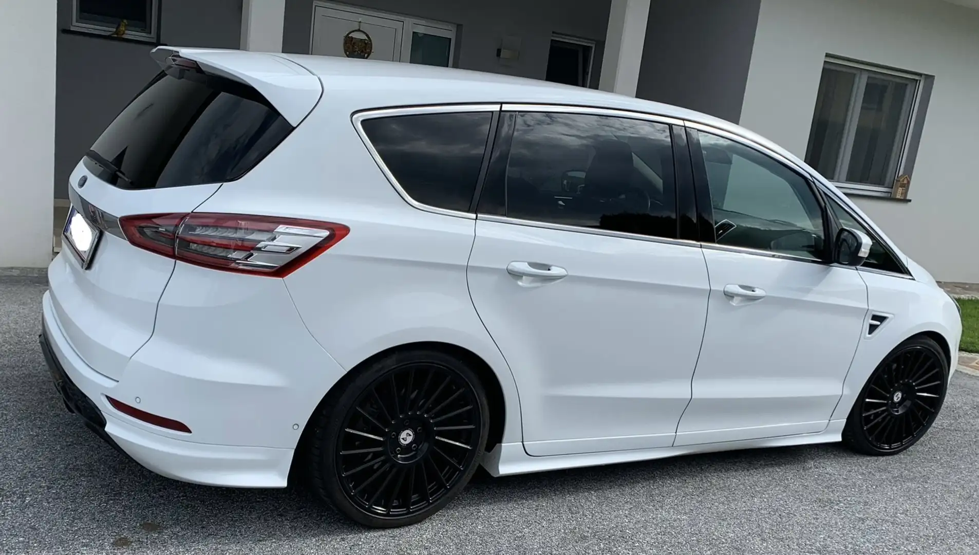 Ford S-Max Titanium 2.0 TDCi **ST-LINE**  MatrixLED*Teilleder - 2