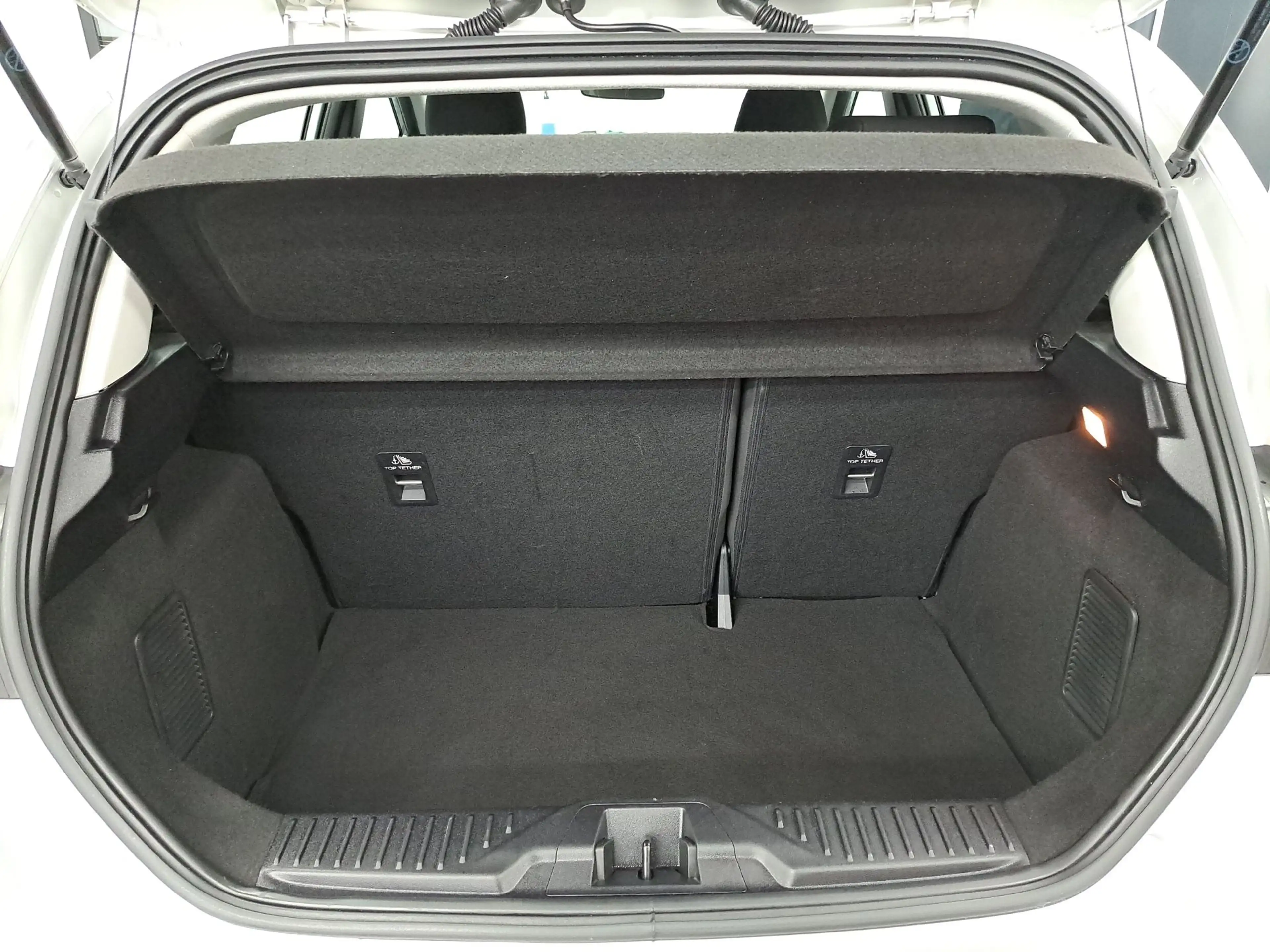 Ford Fiesta Cool & Connect NAVI LED RFK Temp. — photo 7