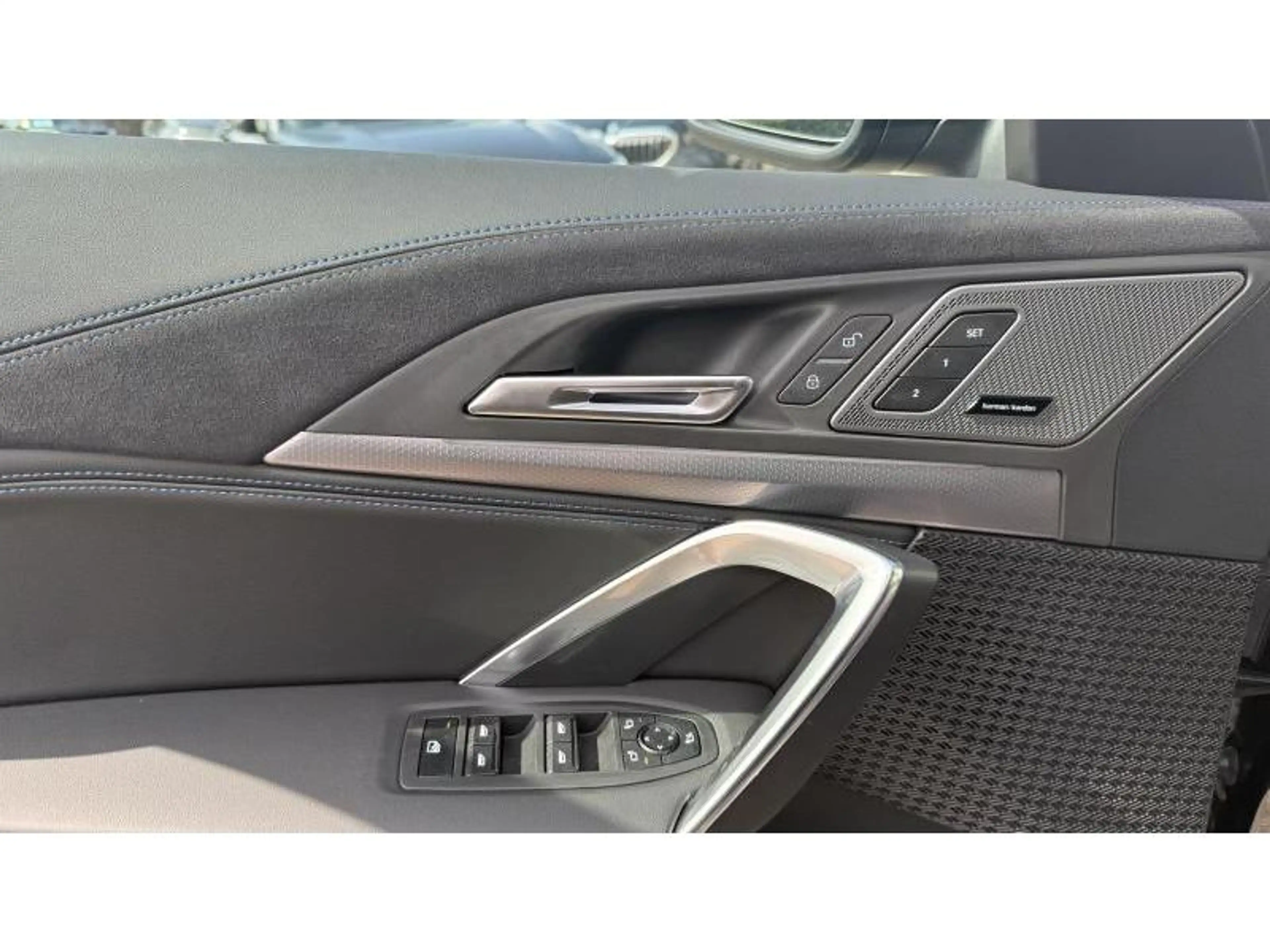 BMW iX1 eDrive 20 Kit M Sport Sièges électriques à mém — photo 9