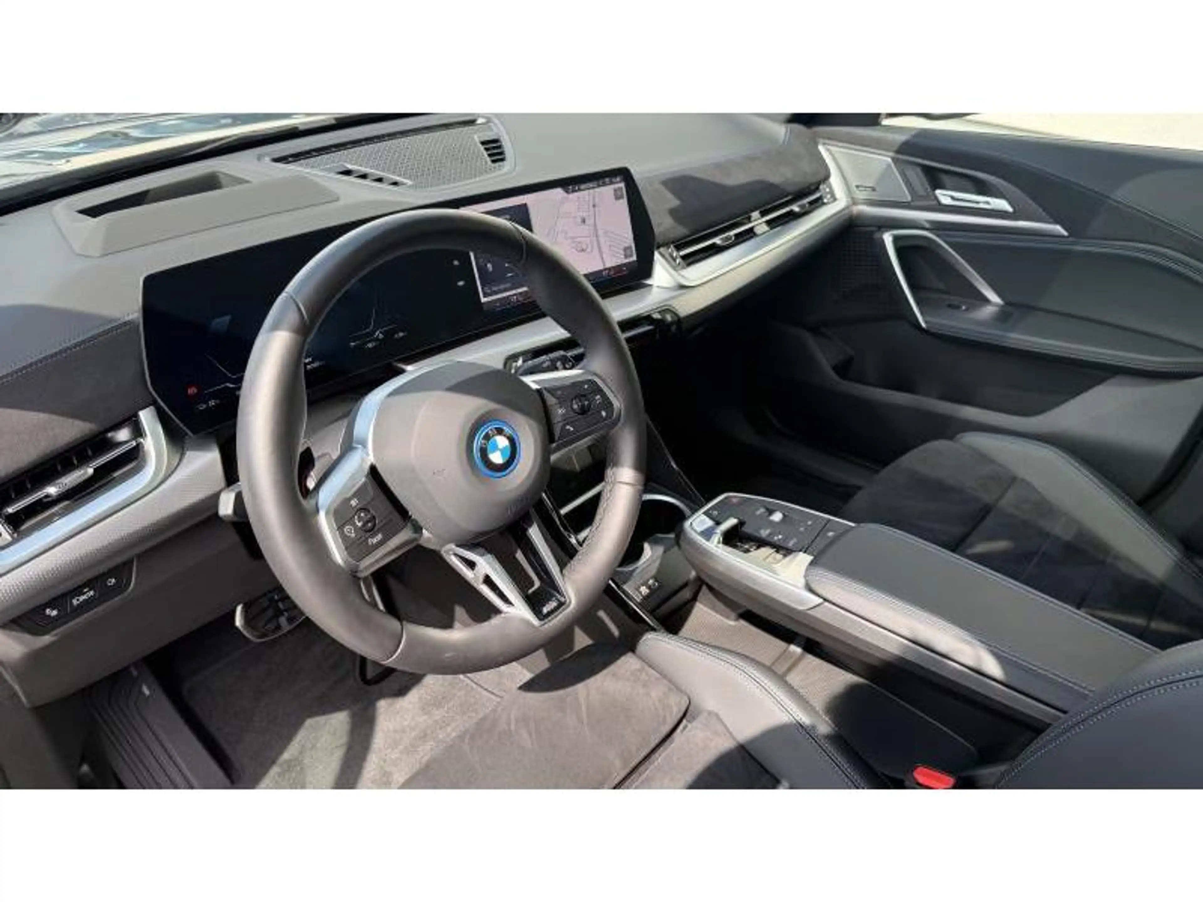 BMW iX1 eDrive 20 Kit M Sport Sièges électriques à mém — photo 6