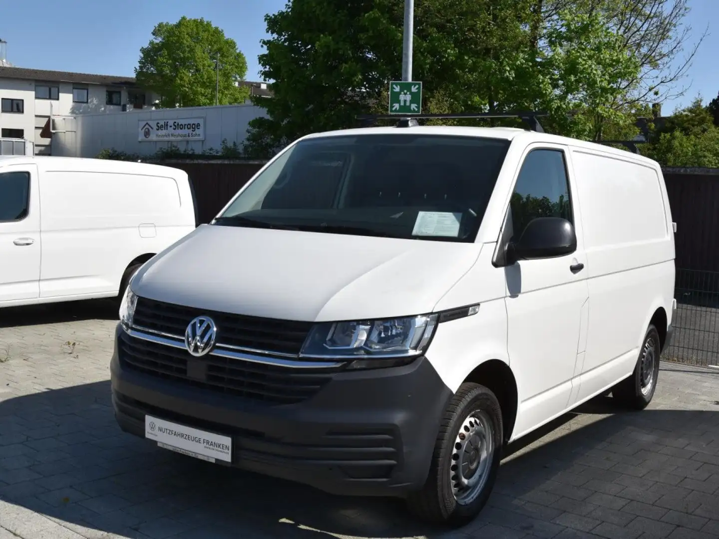 Volkswagen T6.1 Transporter Kasten kurzer Radstand AHK NAVI Weiß - 2