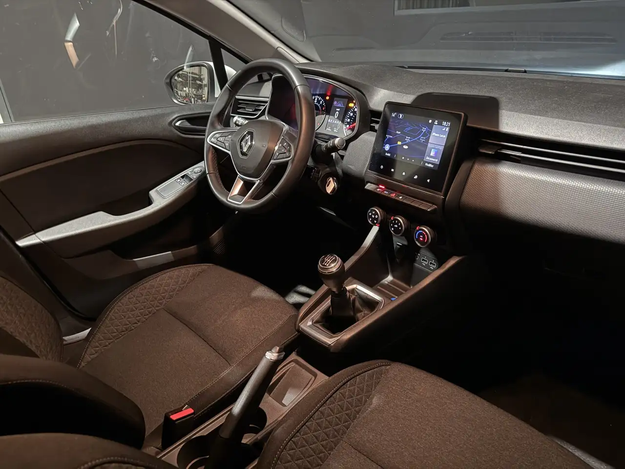 Renault Clio Citadine 3 portes — photo 2