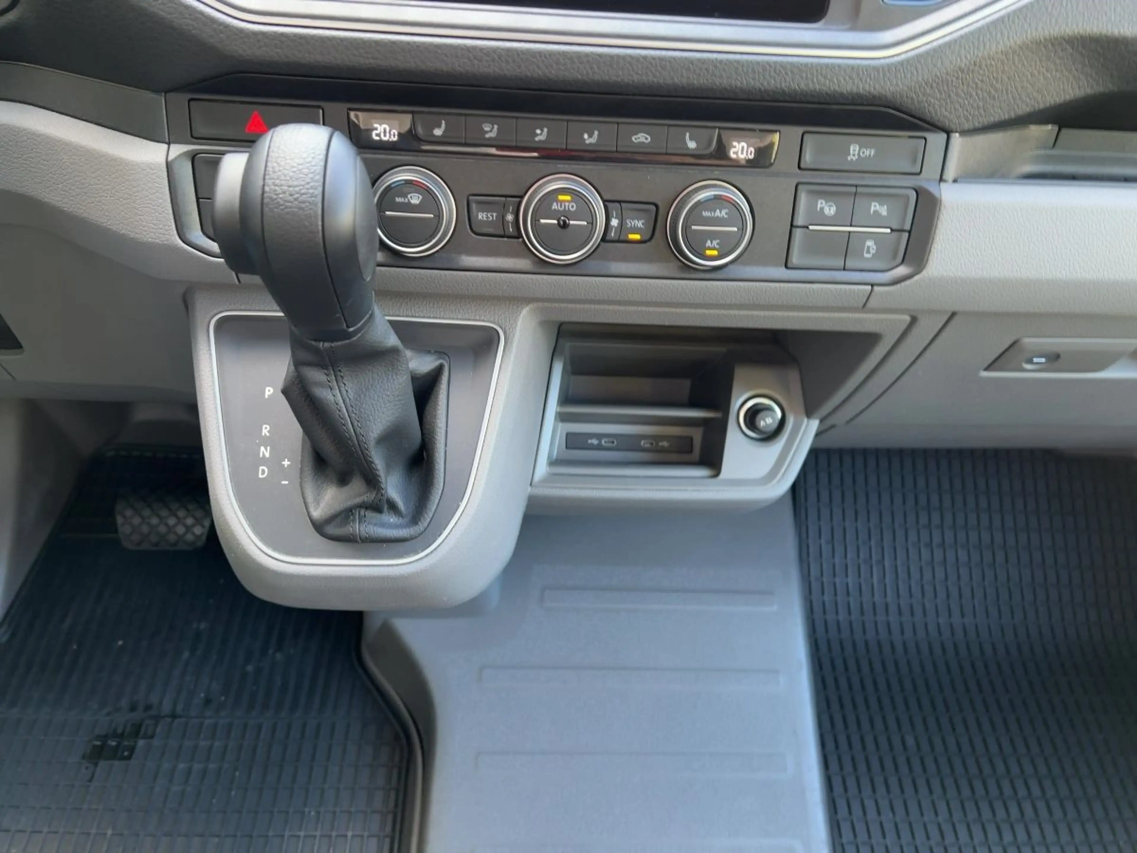 Volkswagen Grand California 2.0 TDI Automatik LR Solar — photo 9
