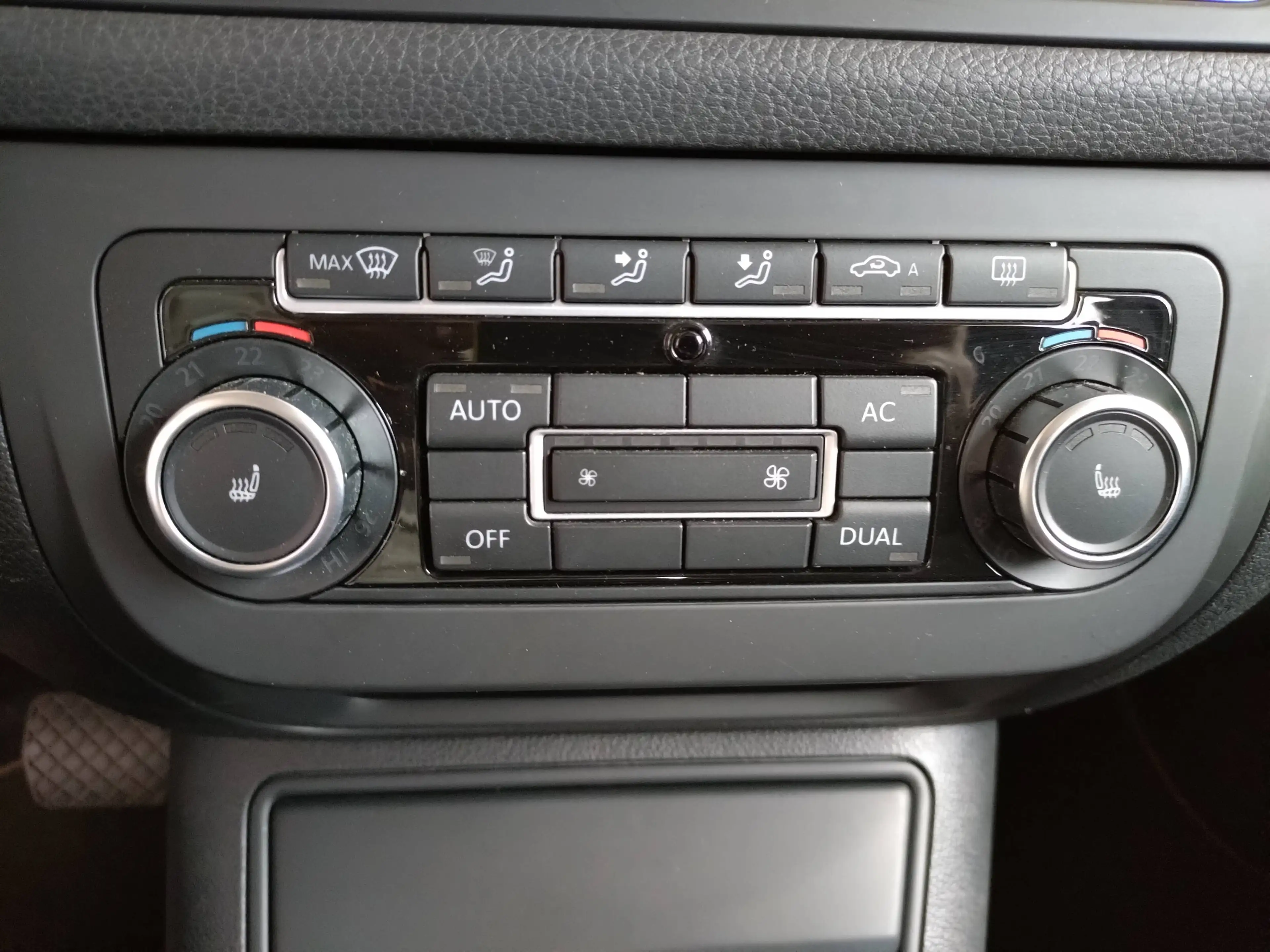 Volkswagen Golf Plus Comfortline +Navi+PDC+SHZ+Blue+Xenon+N.Tüv — photo 13