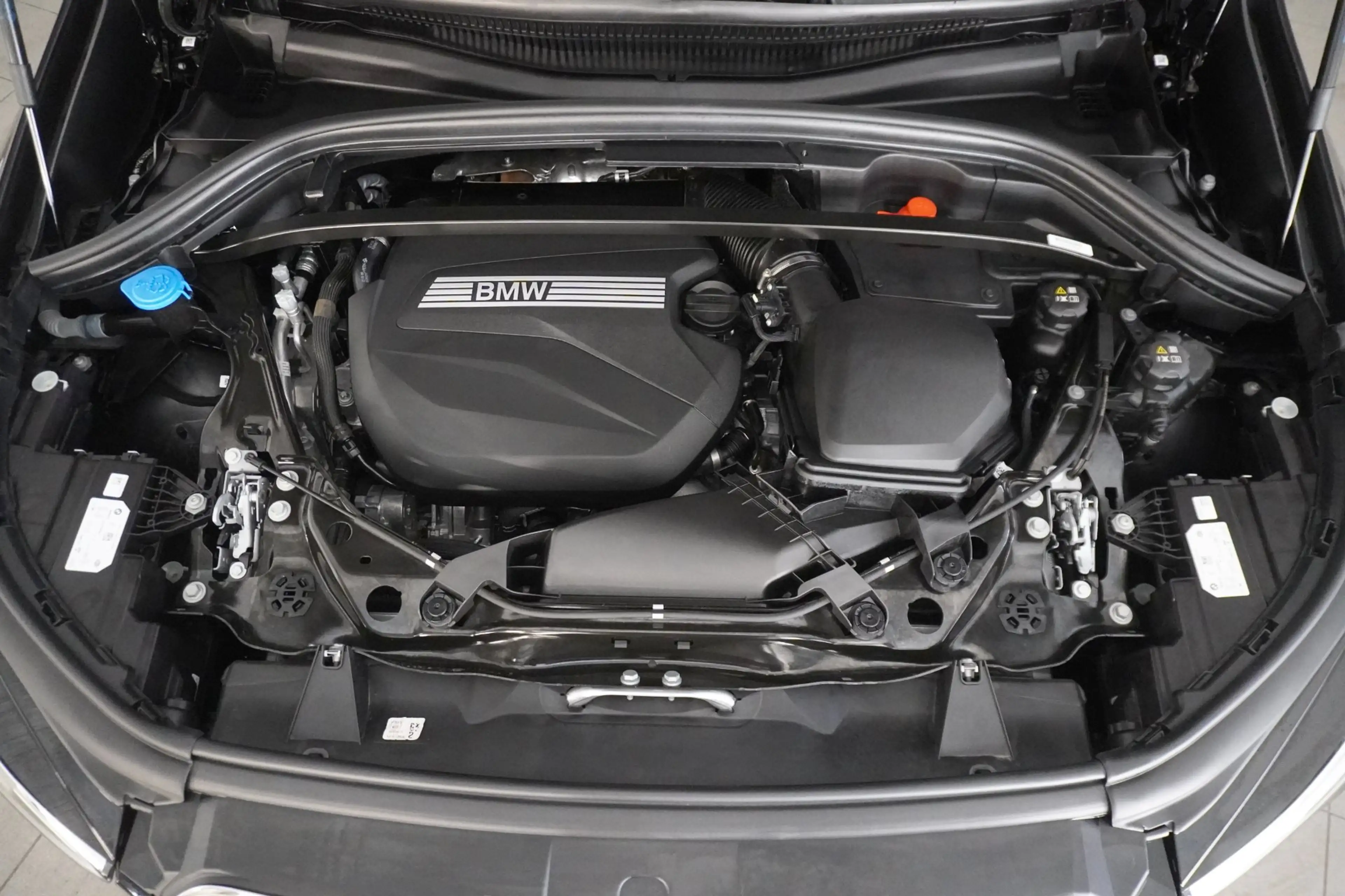 BMW X1 xDrive23d — photo 2