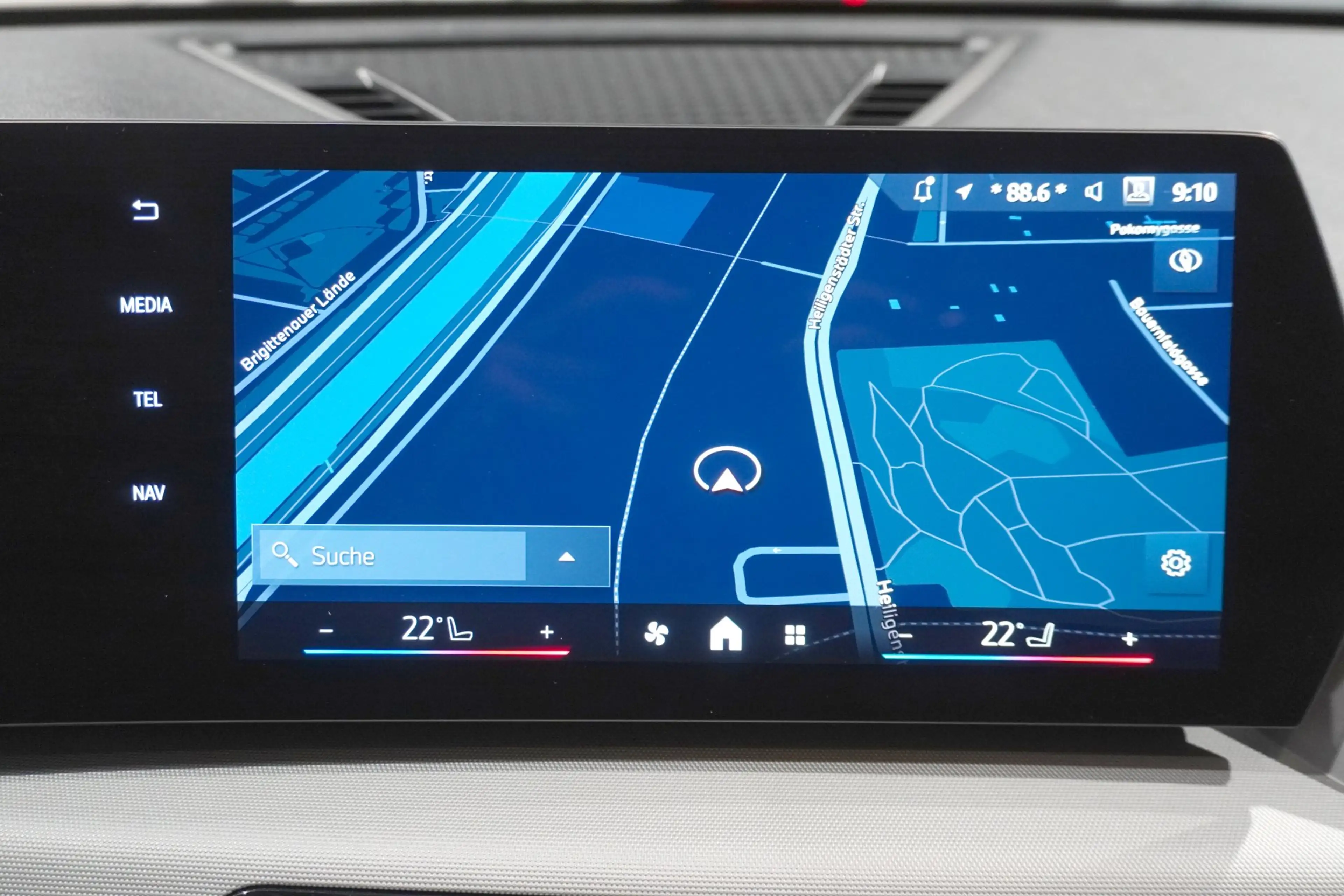BMW X1 xDrive23d — photo 13