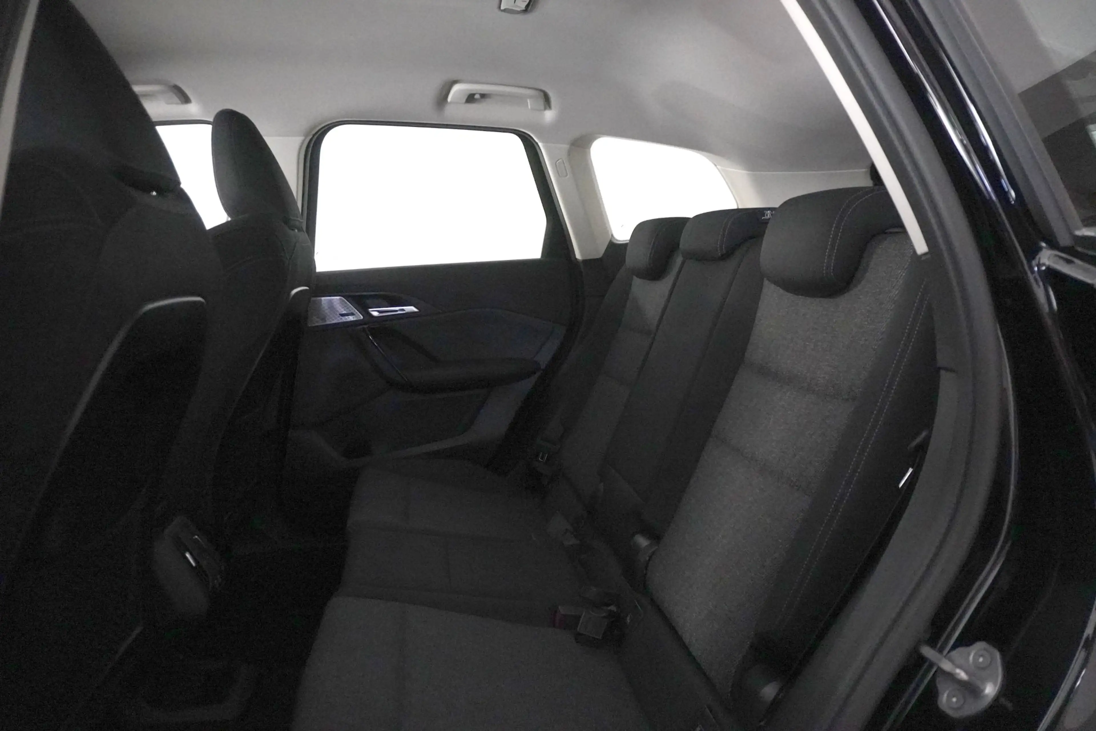 BMW X1 xDrive23d — photo 9