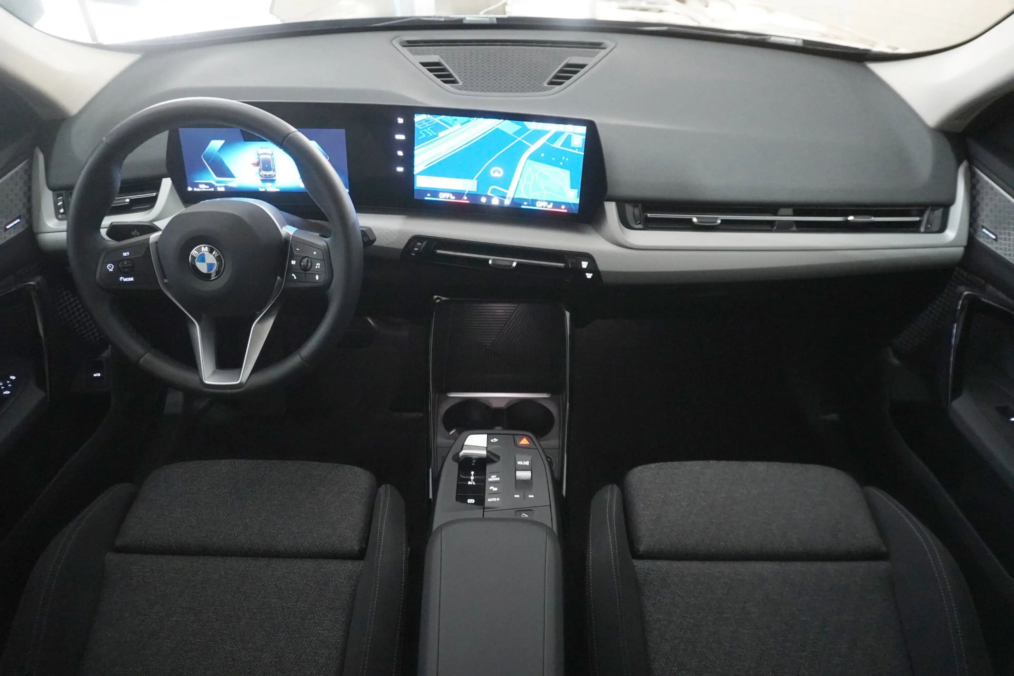 BMW X1 xDrive23d — photo 11