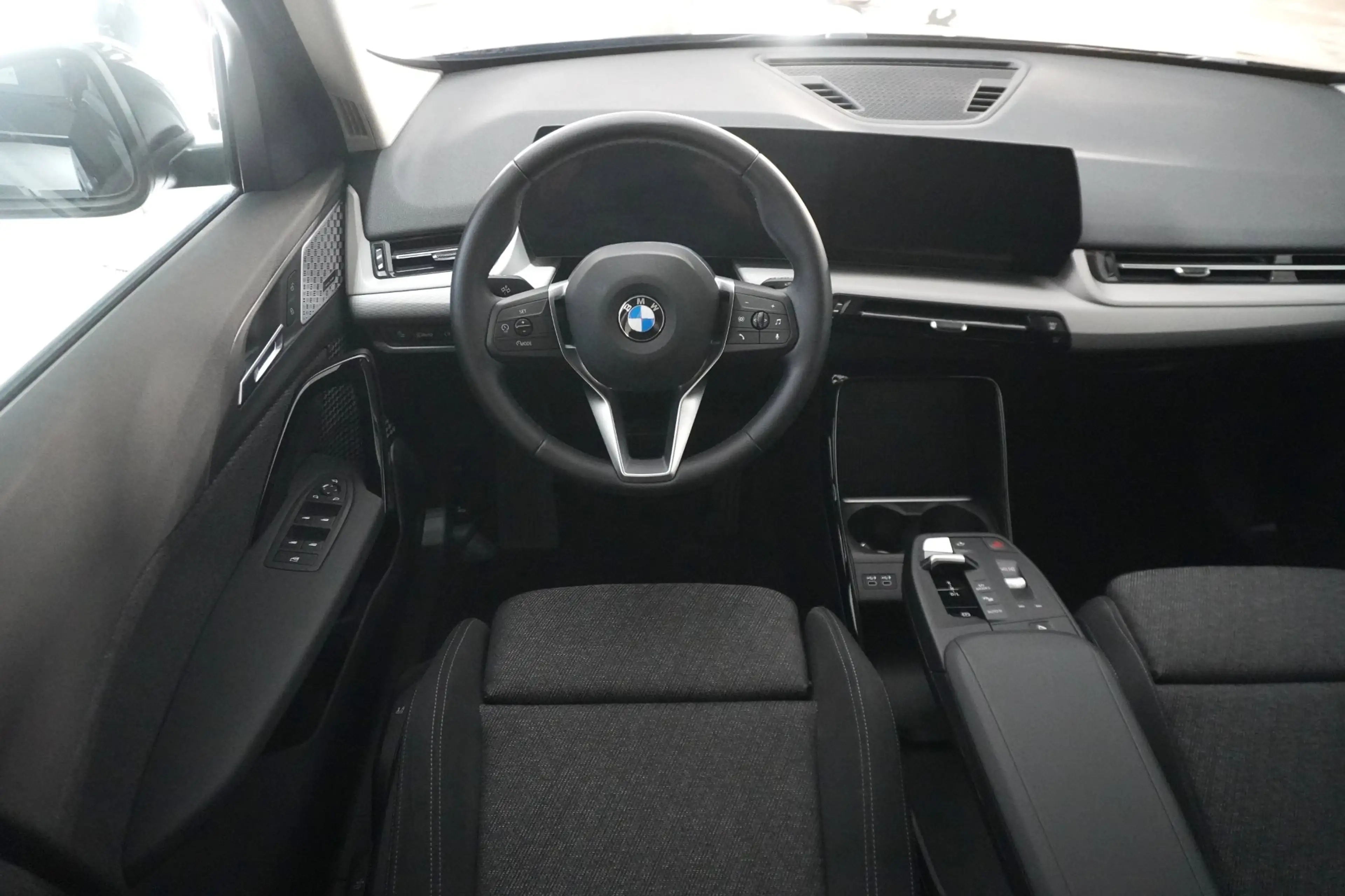 BMW X1 xDrive23d — photo 10
