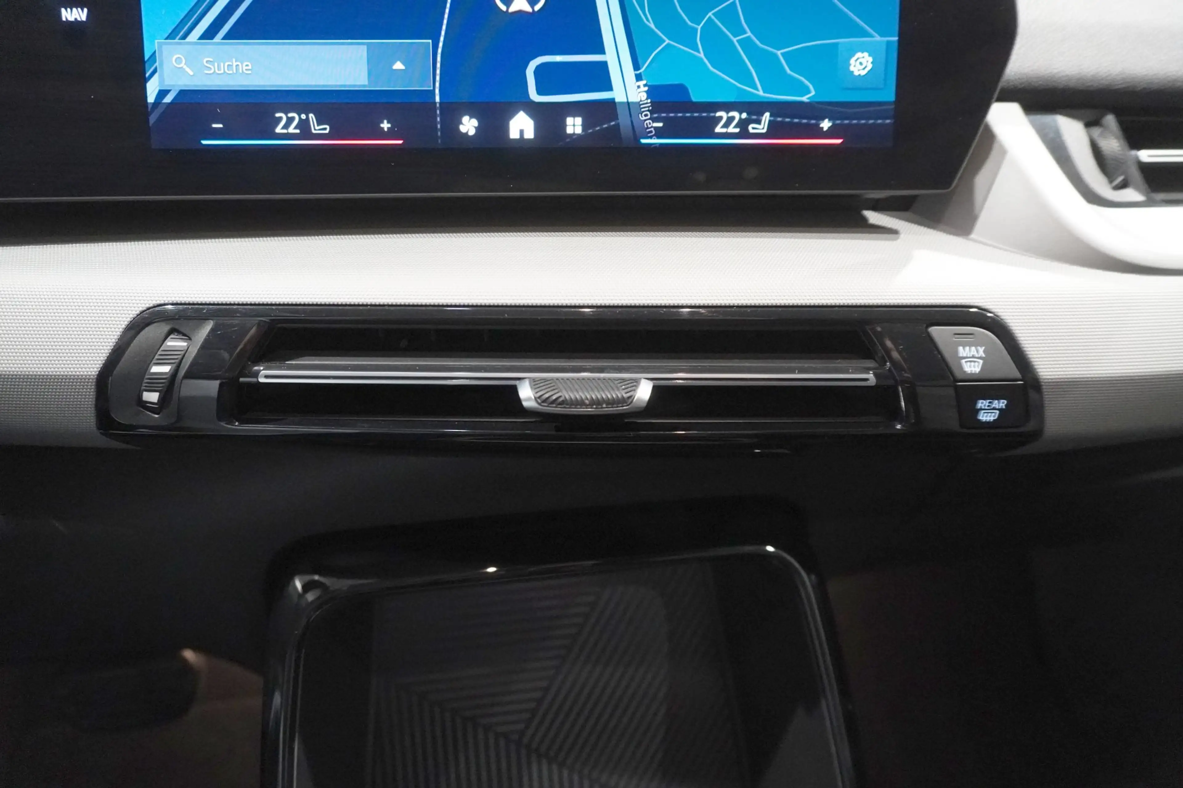 BMW X1 xDrive23d — photo 15