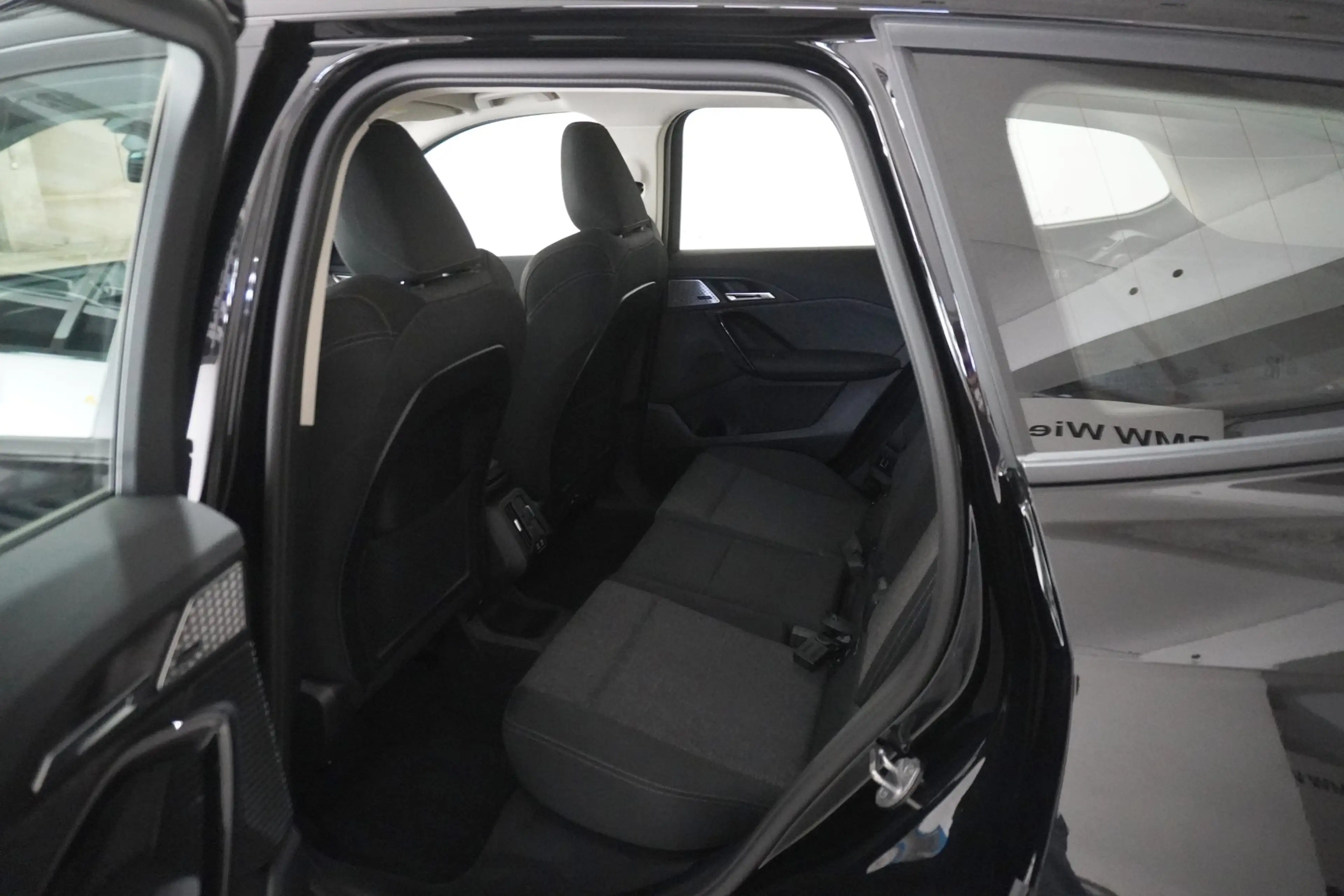 BMW X1 xDrive23d — photo 8