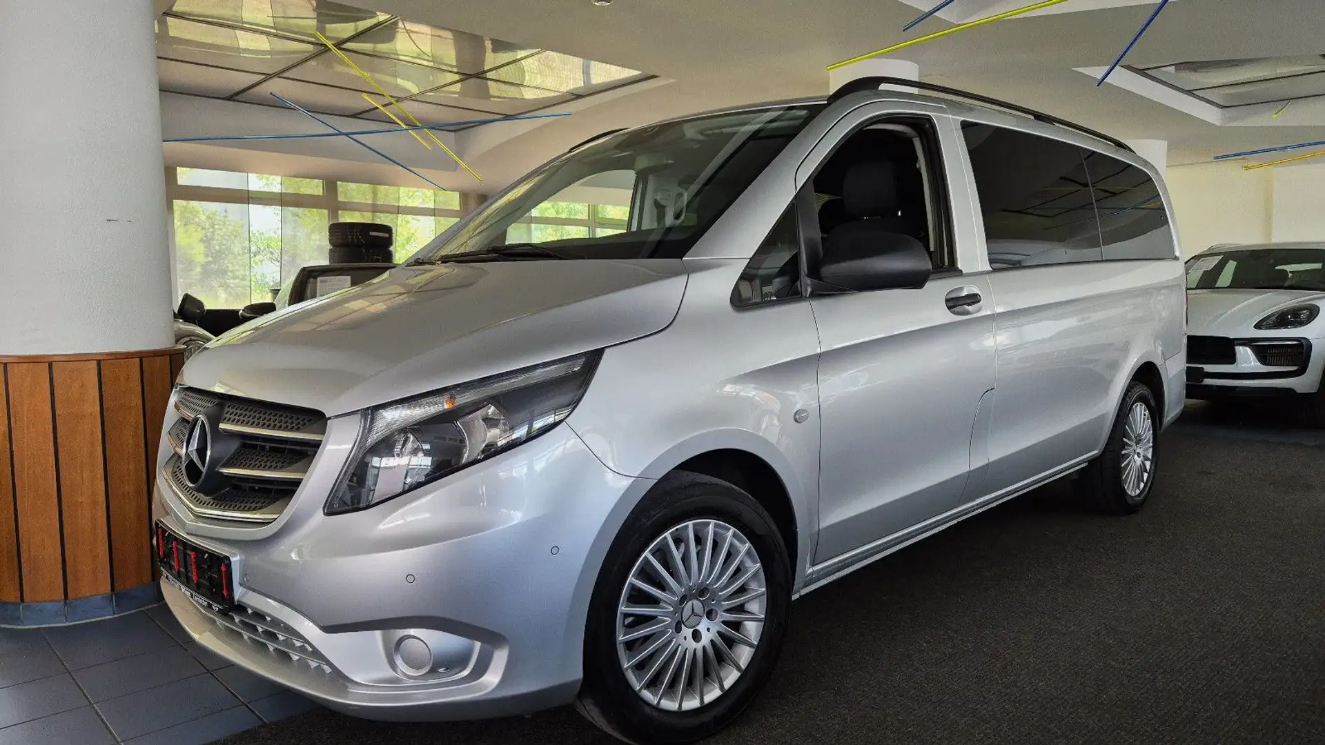 Mercedes-Benz Vito Tourer 119 CDI Edition lang/Bett/RFK/Standh Silber - 1