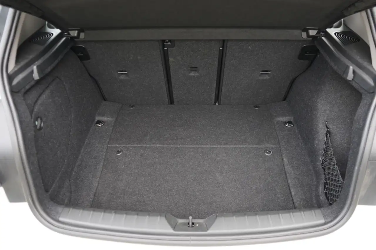 BMW 116 Citadine 5 portes — photo 23 sur 25