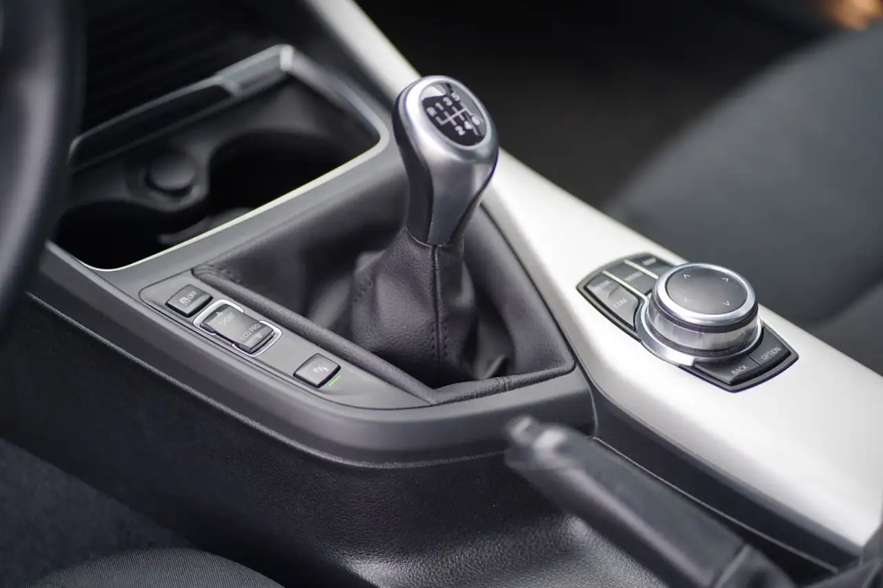 BMW 116 Citadine 5 portes — photo 20 sur 25
