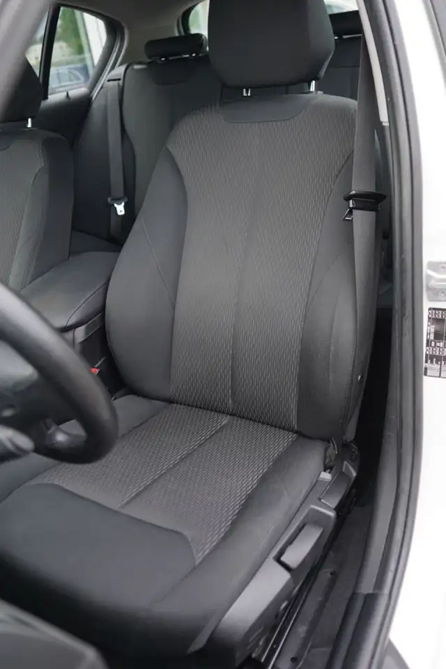 BMW 116 Citadine 5 portes — photo 22 sur 25
