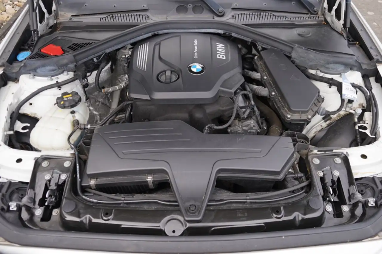 BMW 116 Citadine 5 portes — photo 24 sur 25